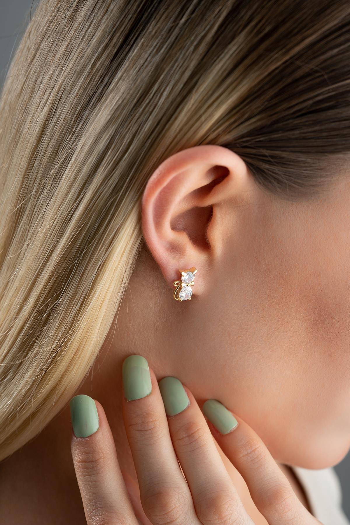 925 Ayar Gümüş Gold Kaplama Beyaz Zirkon Taşlı Kedi Küpe