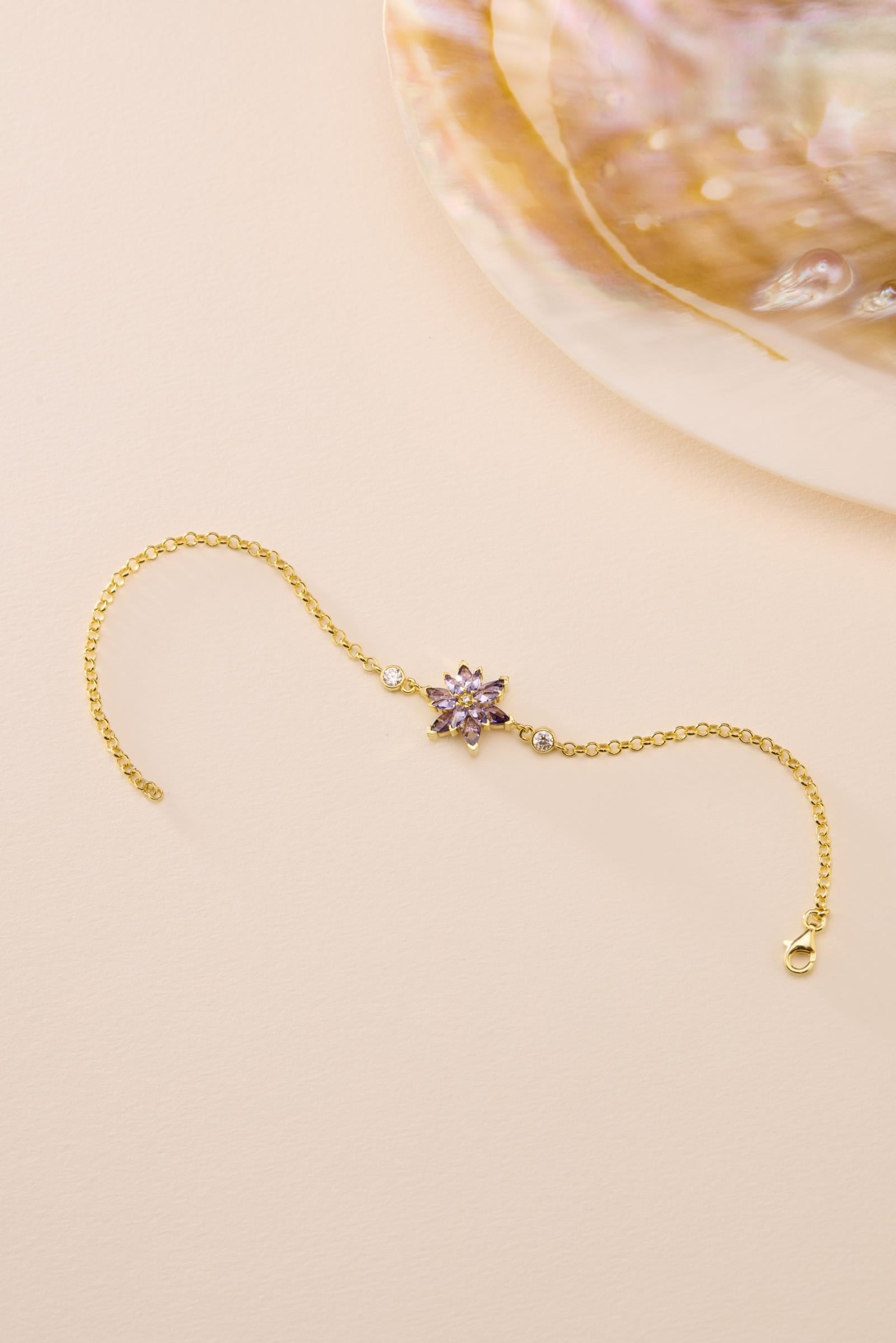 925 Ayar Gümüş Gold Kaplama Doç Zincirli Mor Taşlı Lotus Çiçeği Bileklik