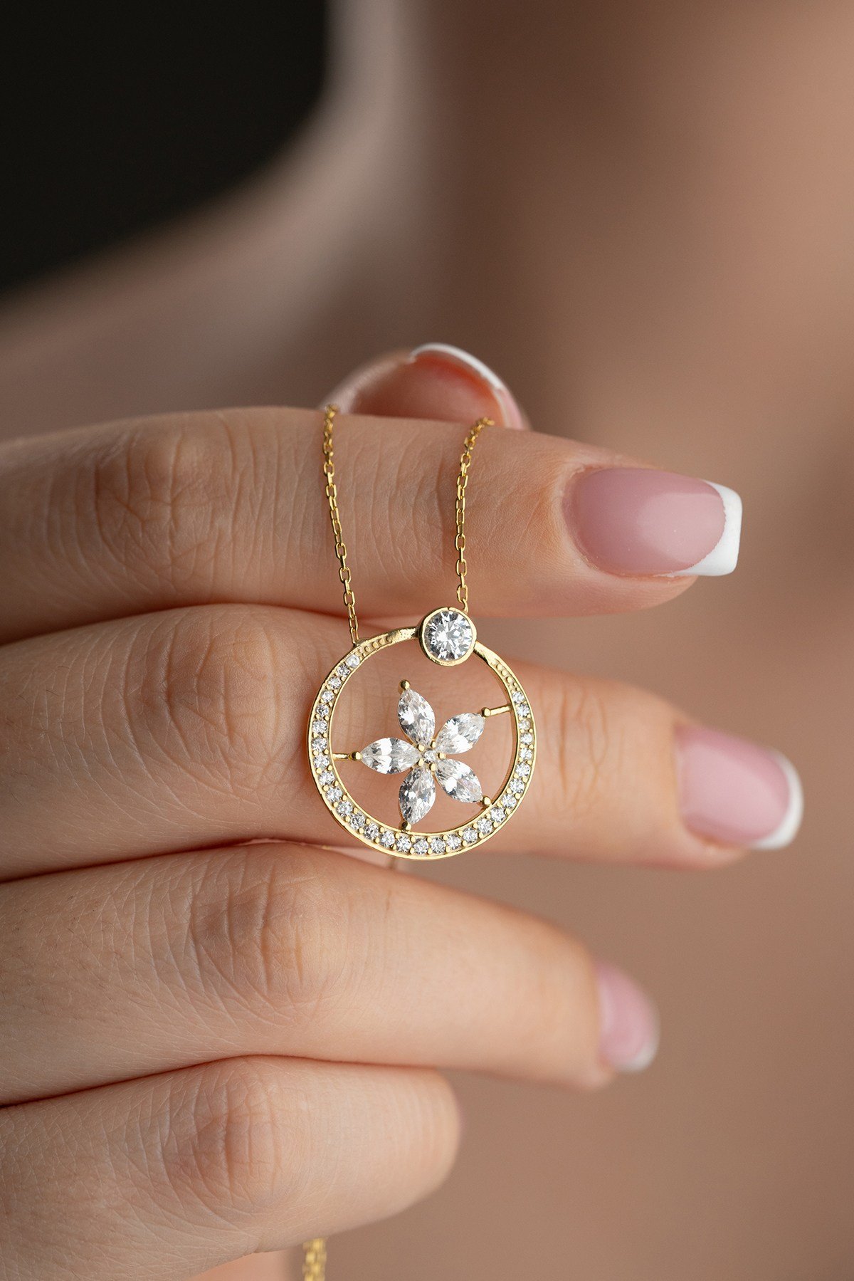 925 Ayar Gümüş Gold Kaplama Eşsiz Tasarım Lotus Çiçeği Kolye