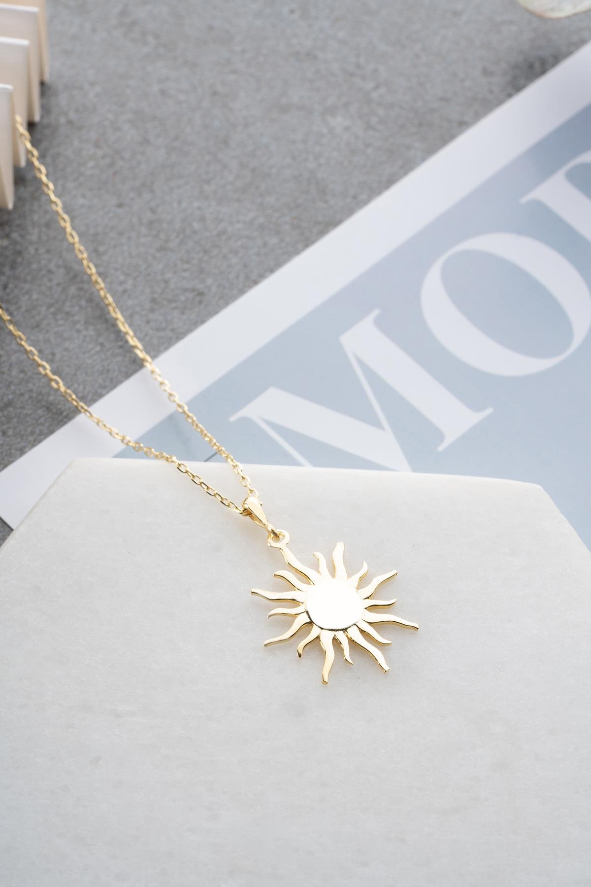 925 Ayar Gümüş Gold Kaplama Güneş Tasarım Kolye