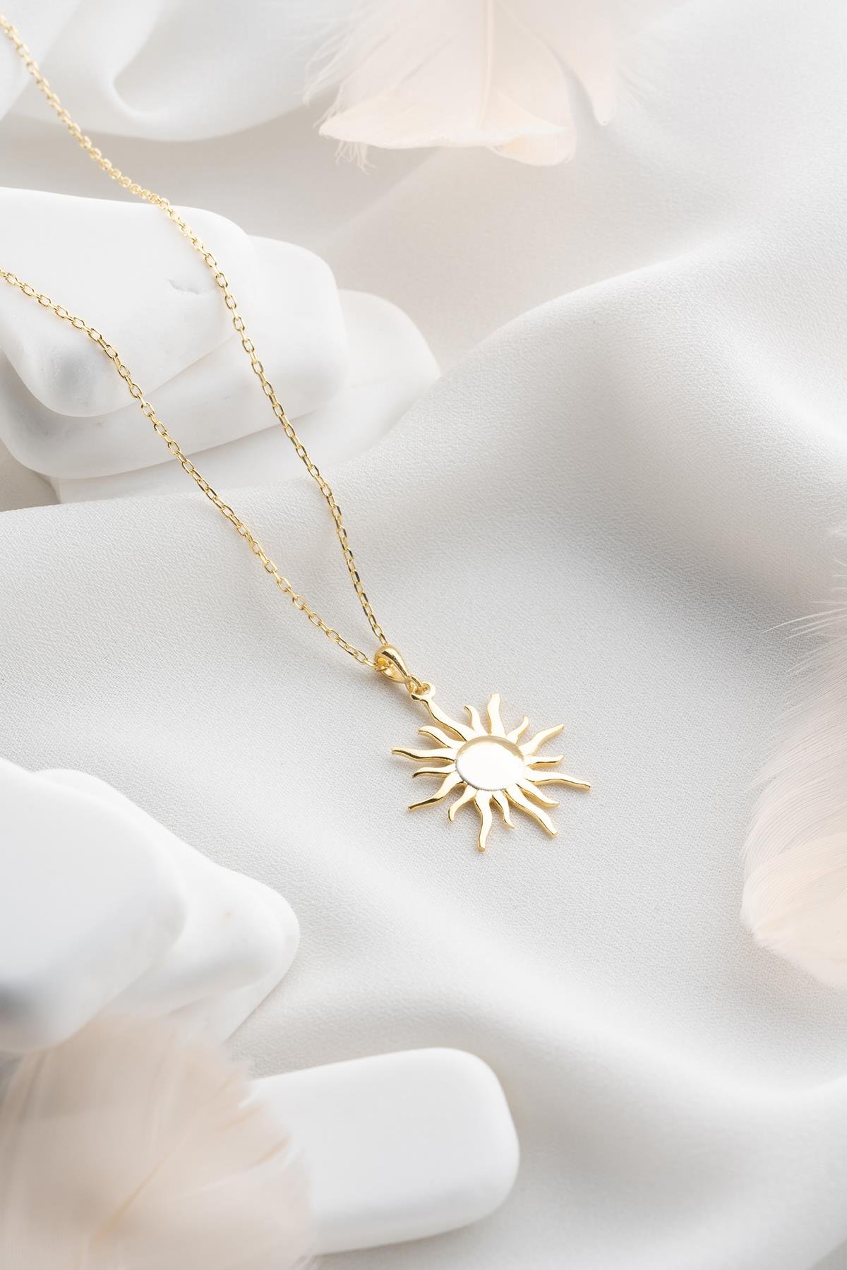 925 Ayar Gümüş Gold Kaplama Güneş Tasarım Kolye