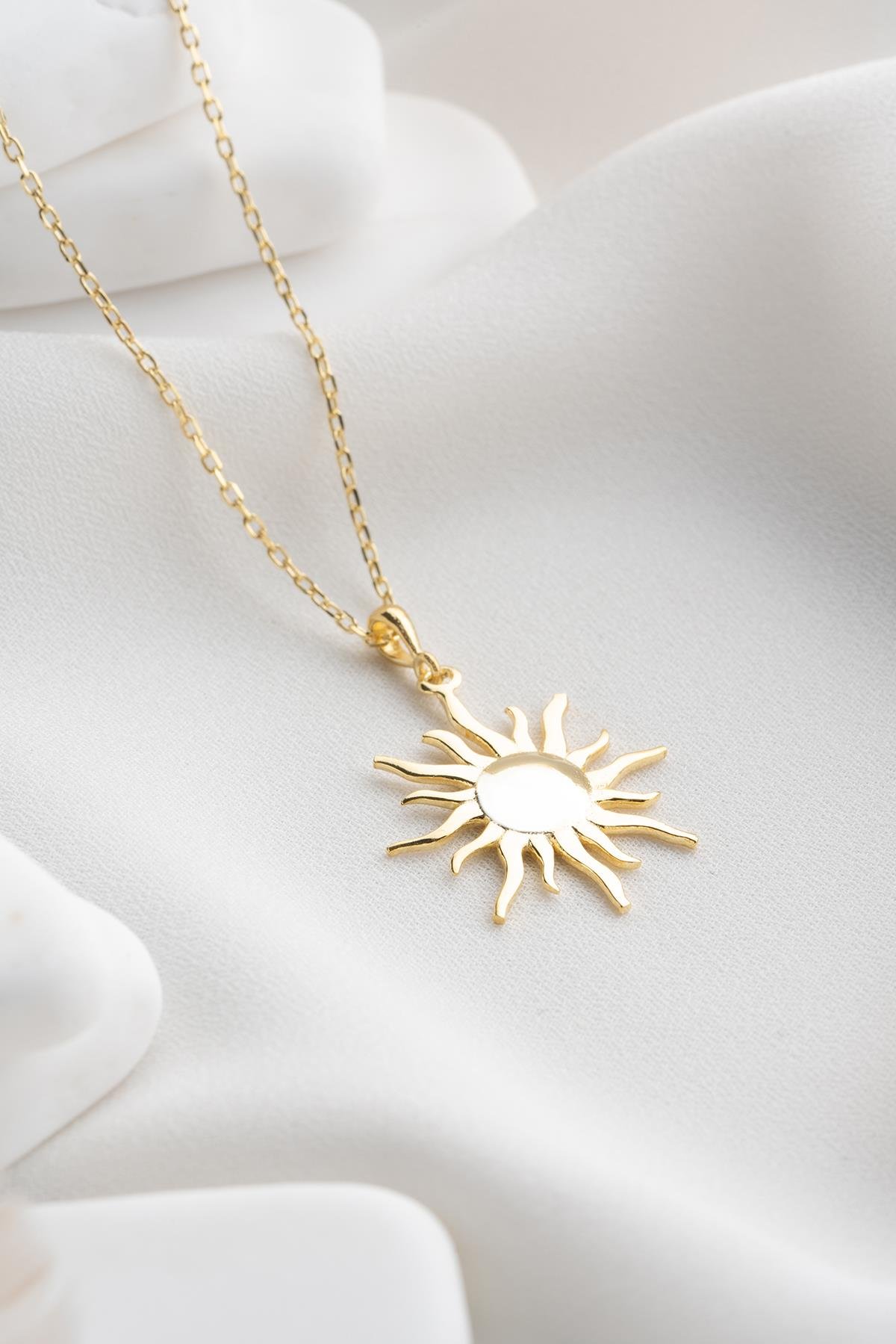 925 Ayar Gümüş Gold Kaplama Güneş Tasarım Kolye