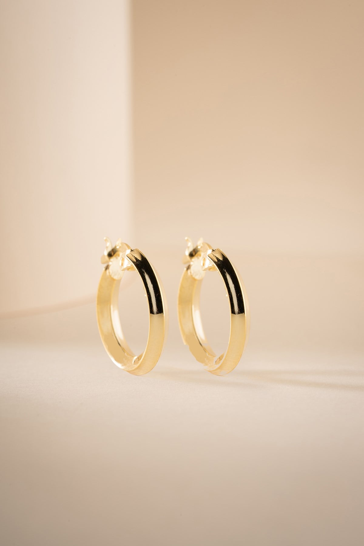 925 Ayar Gümüş Gold Kaplama Kalemli 15 mm Sade Şarnel Küpe