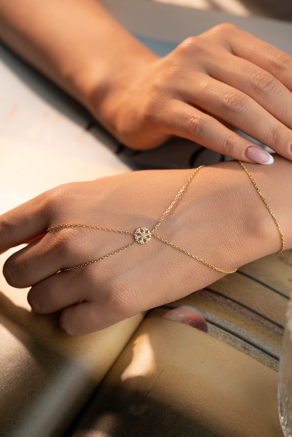 925 Ayar Gümüş Gold Kaplama Kartanesi Model Şahmeran Bileklik 