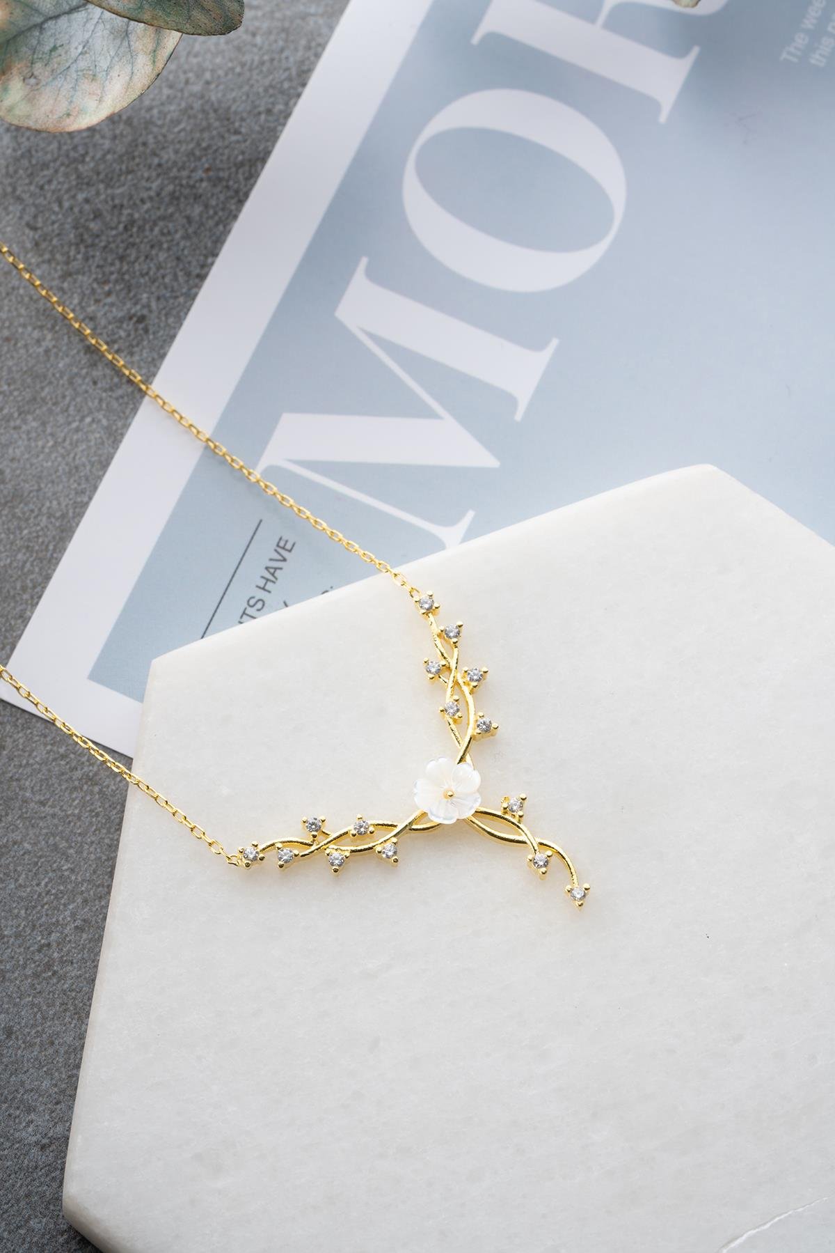 925 Ayar Gümüş Gold Kaplama Manolya Çiçeği Sarmaşık Model Kolye