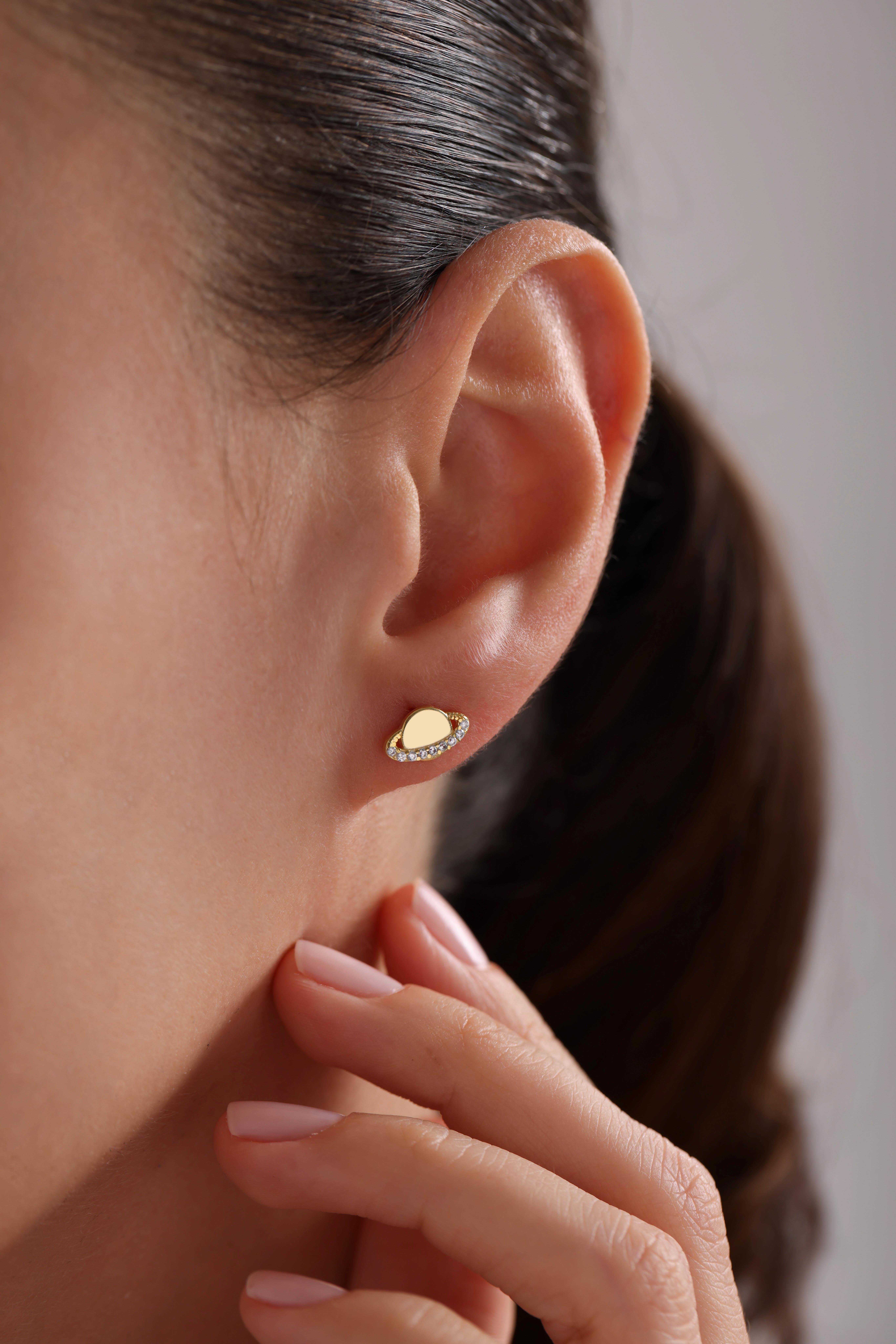 925 Ayar Gümüş Gold Kaplama Minik Beyaz Zirkon Taşlı Gezegen Küpe