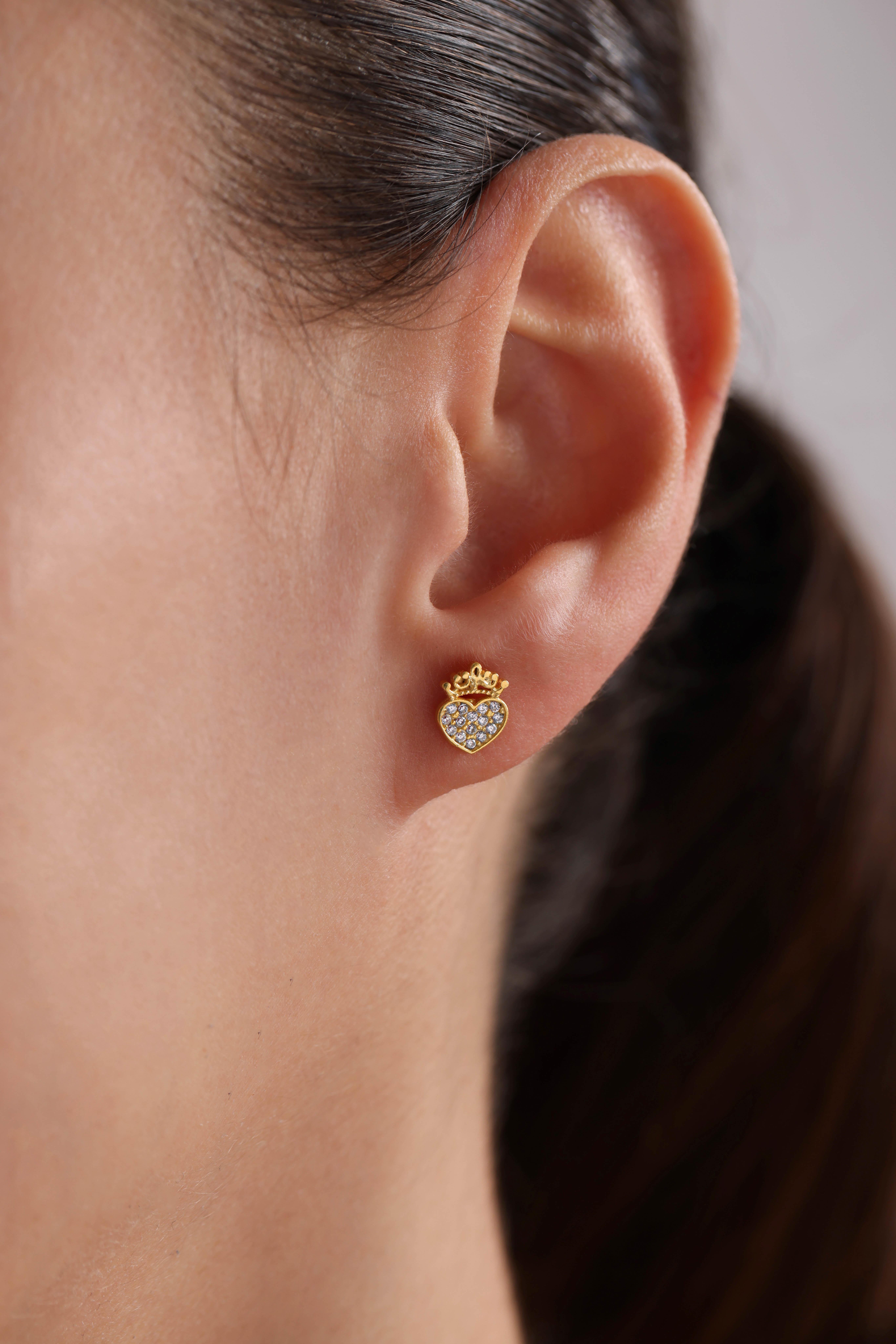 925 Ayar Gümüş Gold Kaplama Minik Kral Tacı Kalp Küpe