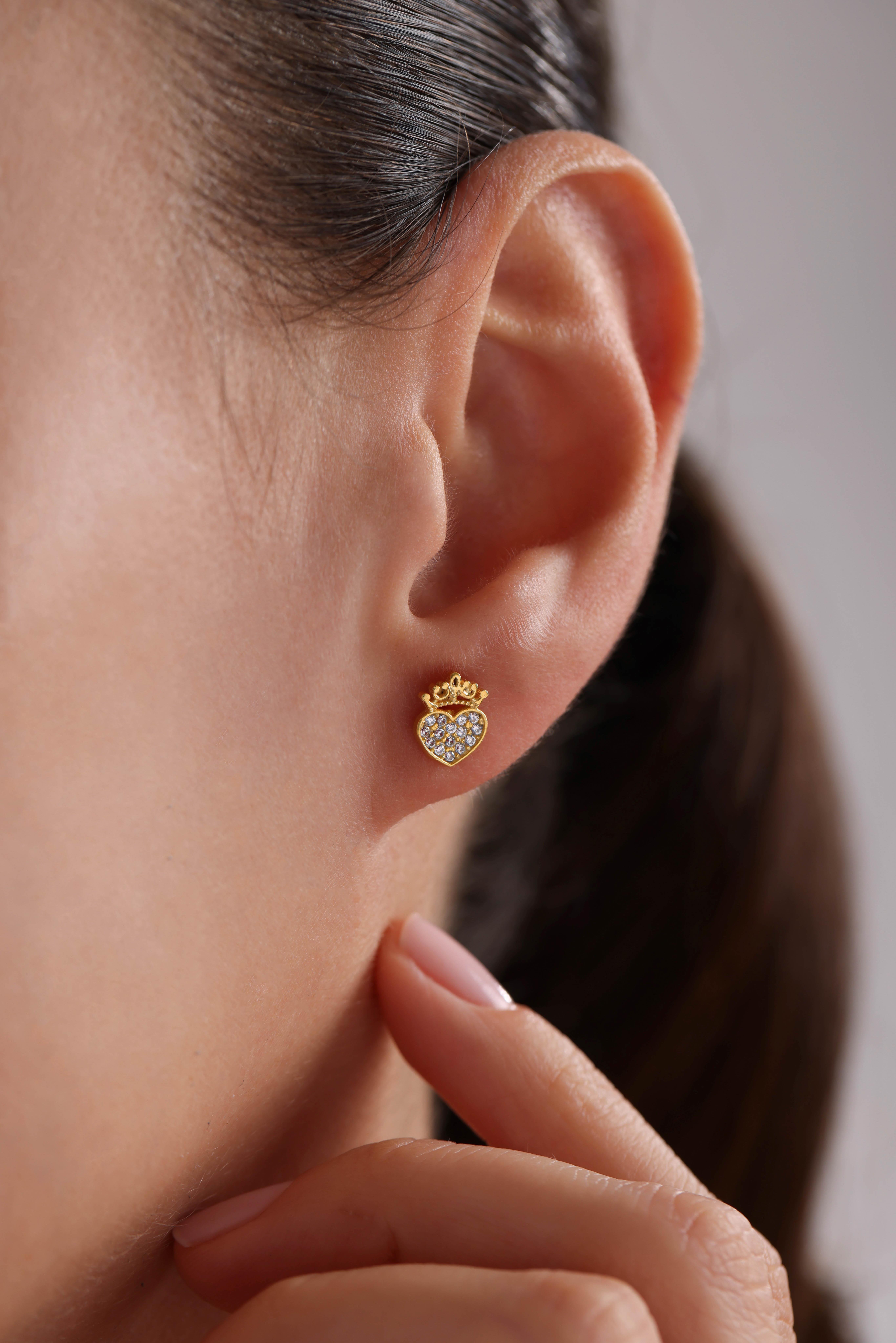 925 Ayar Gümüş Gold Kaplama Minik Kral Tacı Kalp Küpe