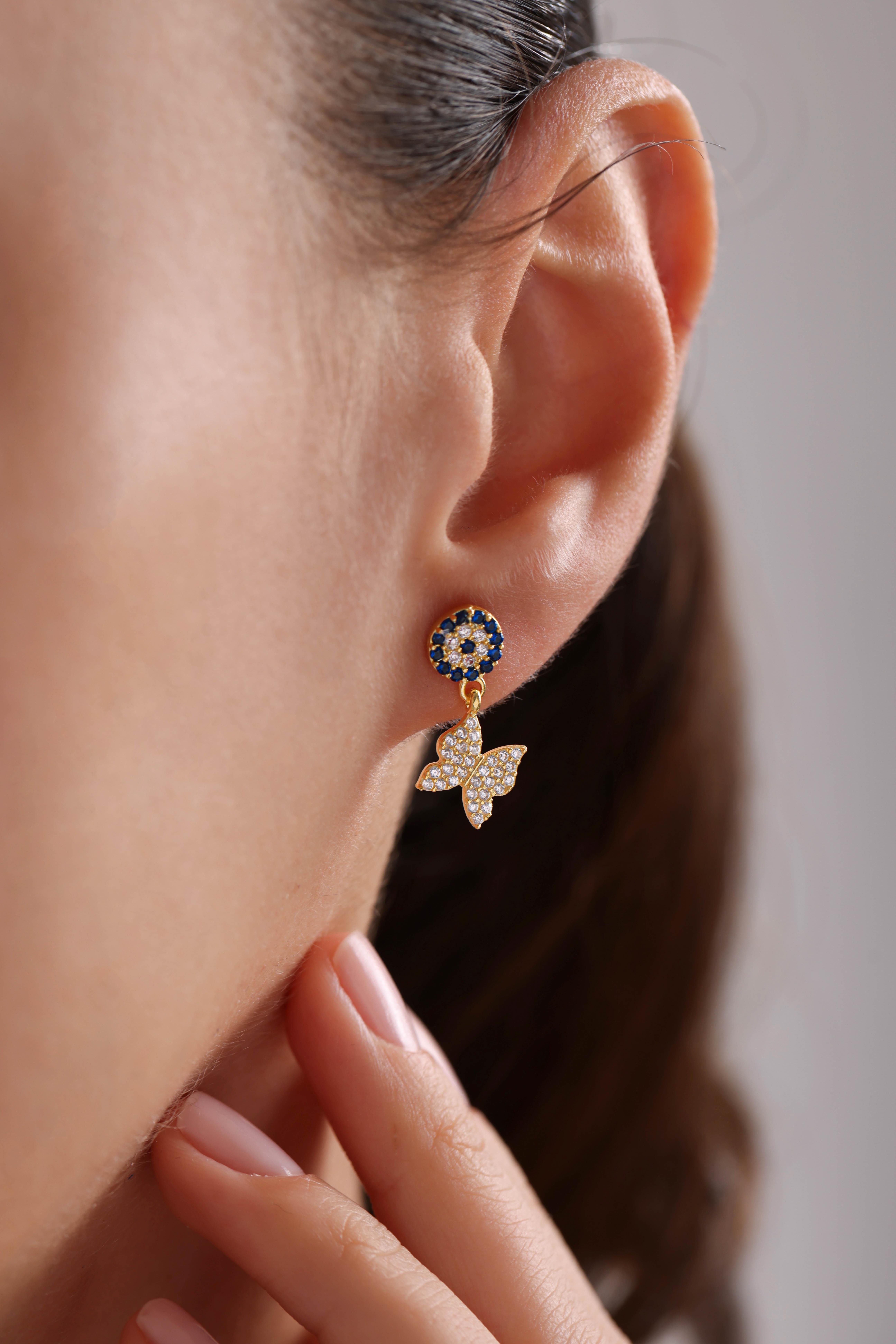 925 Ayar Gümüş Gold Kaplama Minik  Nazar Sallantılı Kelebek Küpe