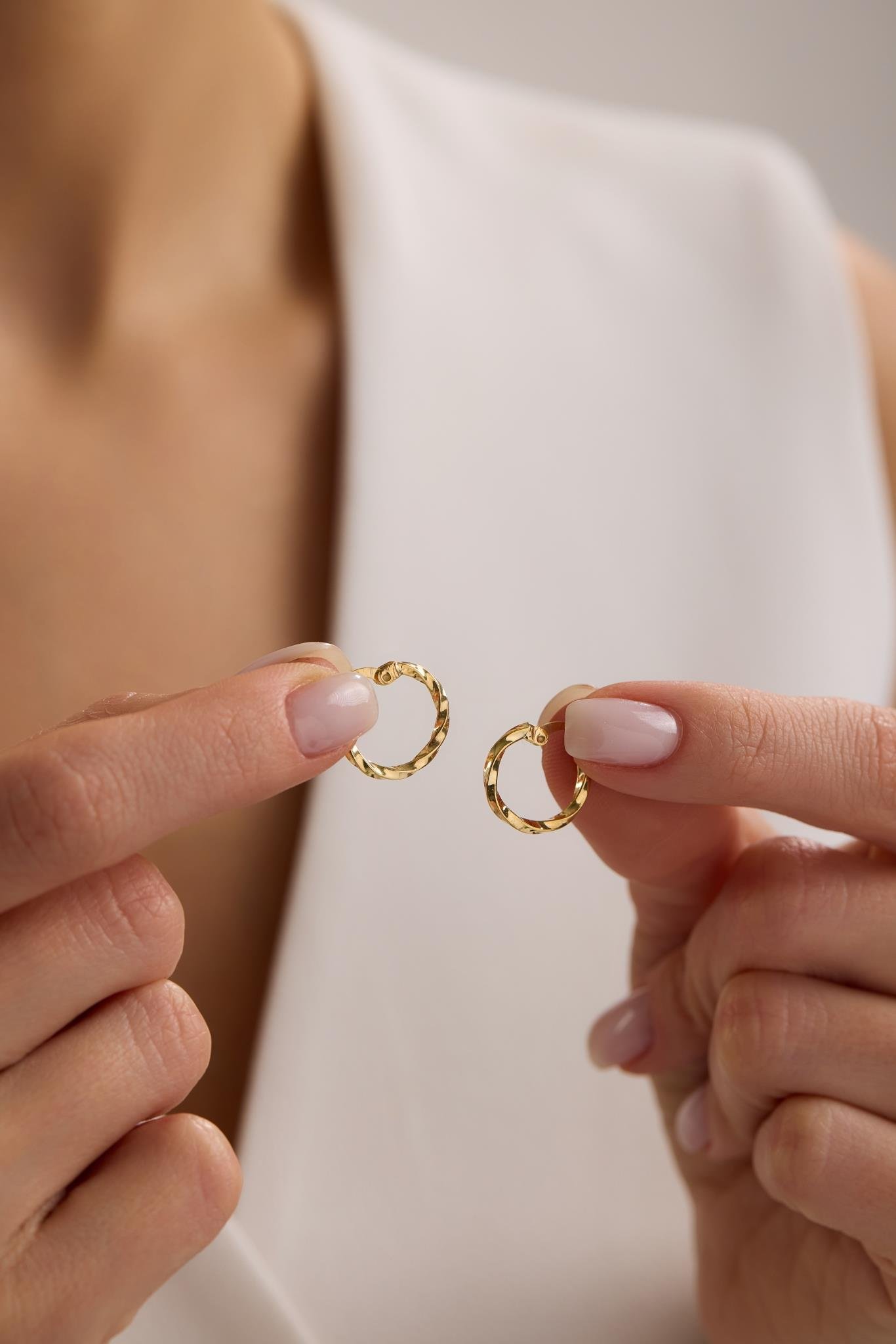 925 Ayar Gümüş Gold Kaplama Minimal 15 mm Halka Burgu Şarnel Küpe