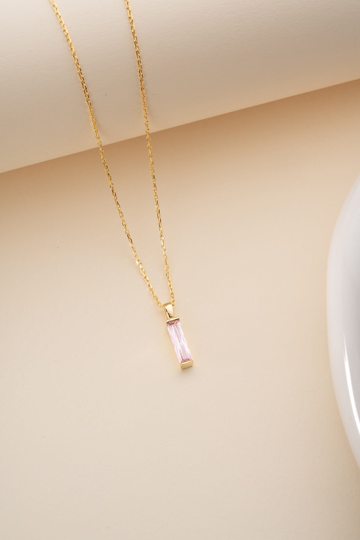 925 Ayar Gümüş Gold Kaplama Minimal Pembe Baget Taşlı Kolye