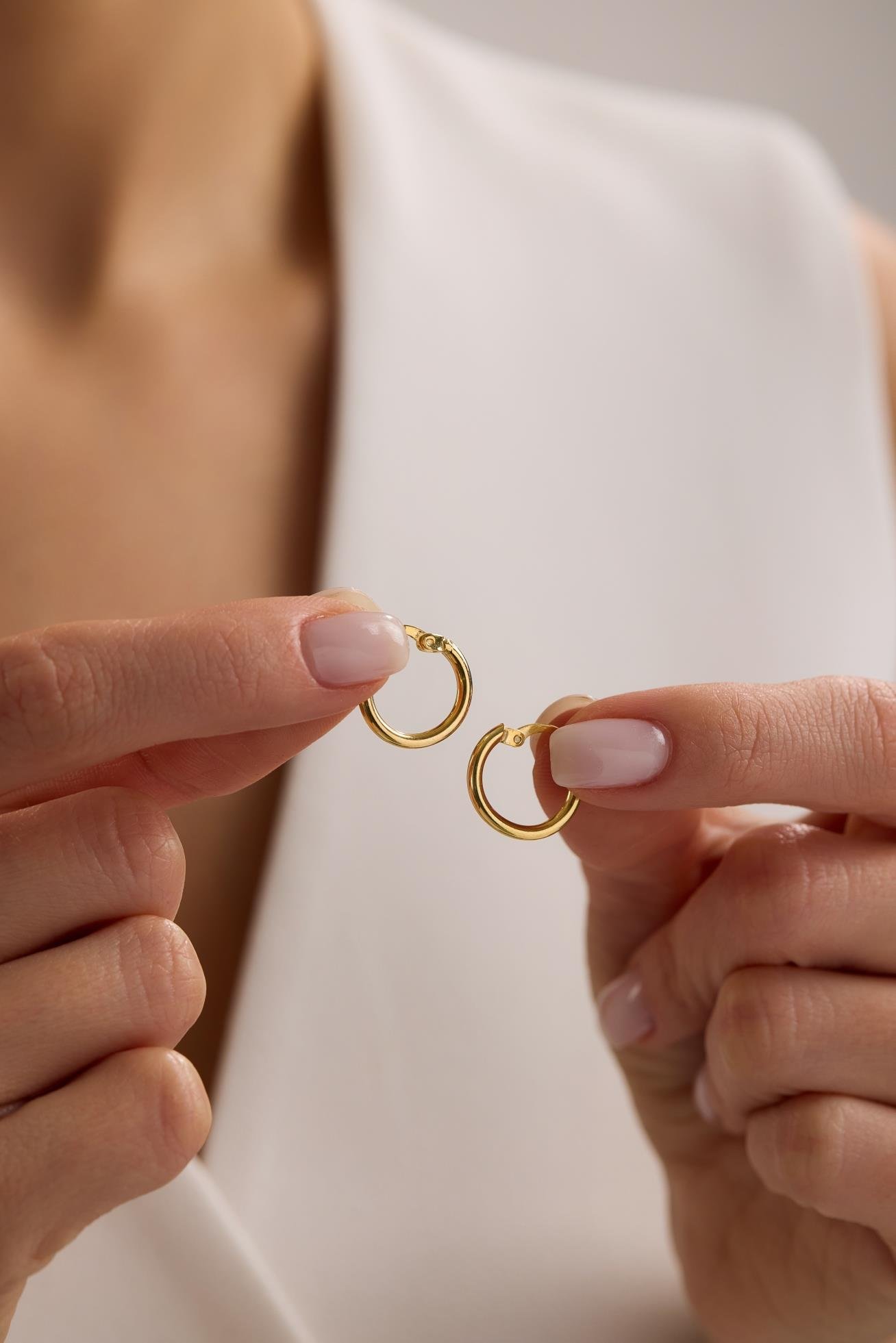 925 Ayar Gümüş Gold Kaplama Minimal Sade 15 mm Halka Şarnel Küpe