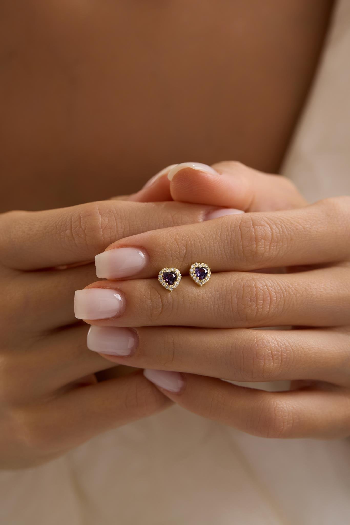 925 Ayar Gümüş Gold Kaplama Mor Taşlı Kalp Model Küpe