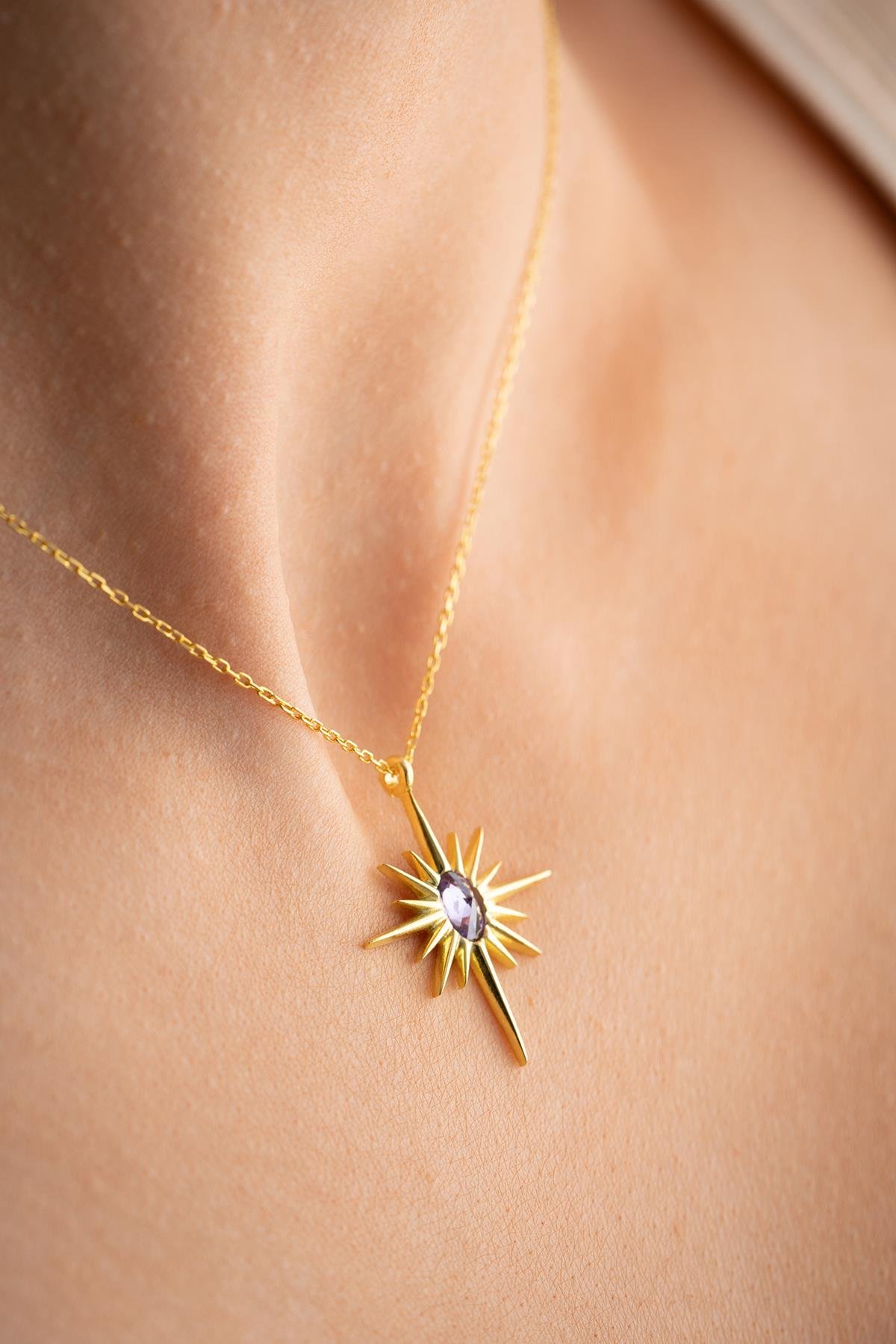 925 Ayar Gümüş Gold Kaplama Mor Taşlı Kutup Yıldızı Kolye