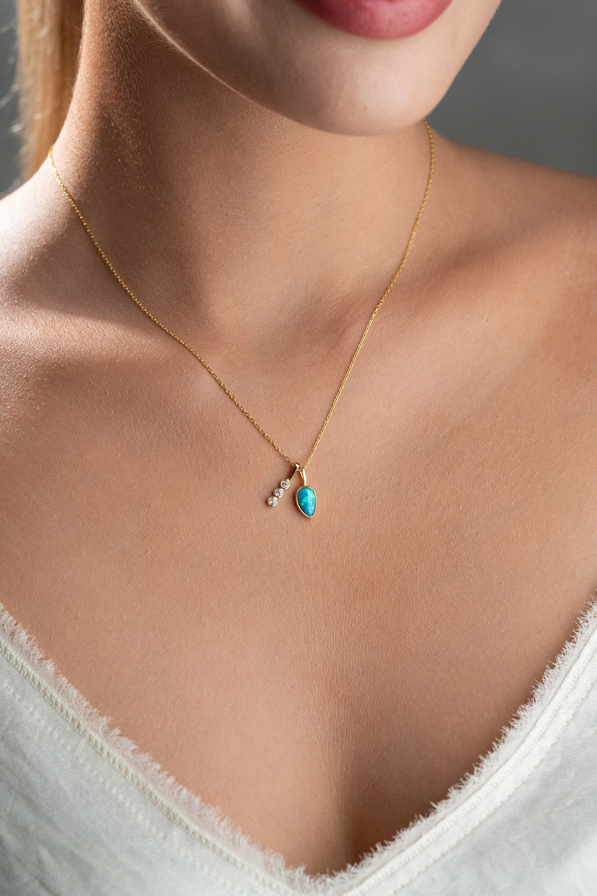 925 Ayar Gümüş Gold Kaplama Opal Taşlı zirkon Taş Figürlü Kolye