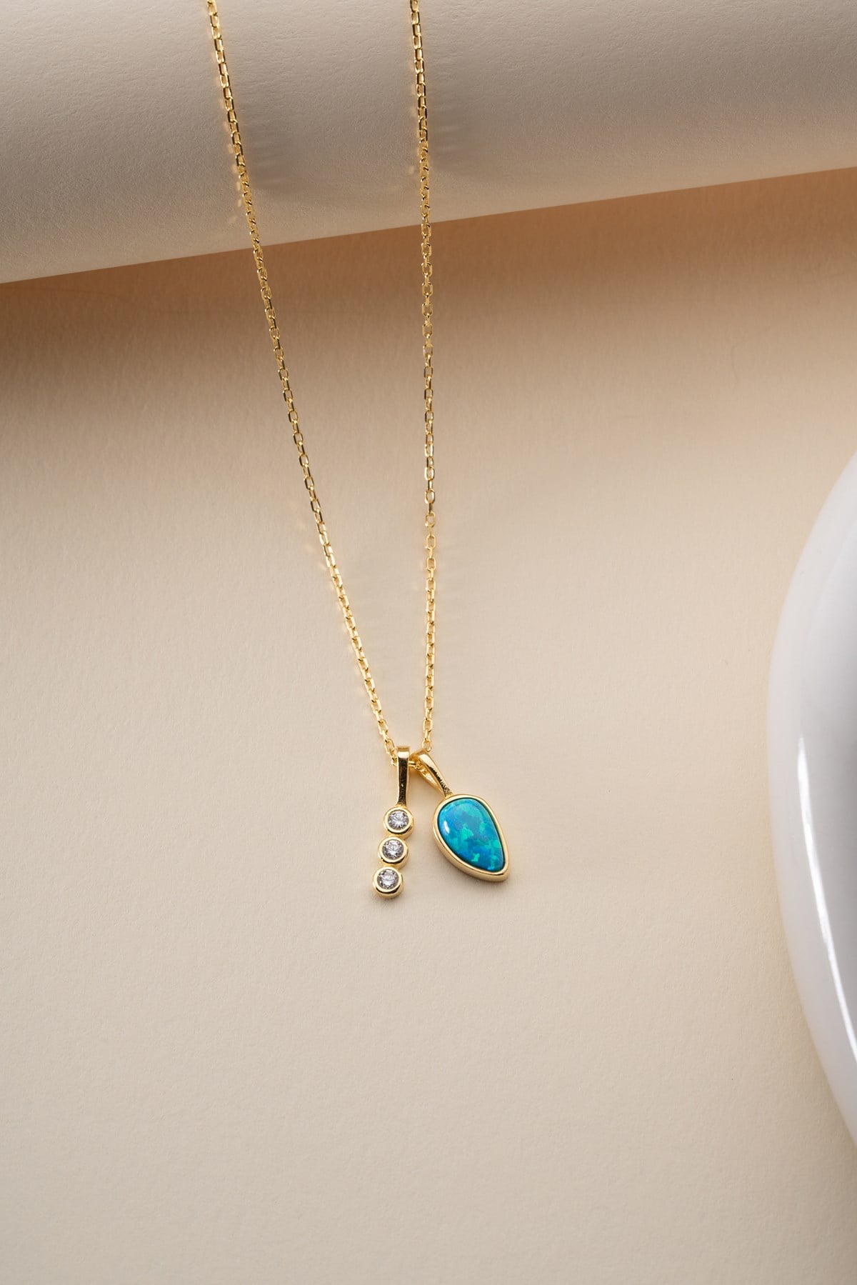925 Ayar Gümüş Gold Kaplama Opal Taşlı zirkon Taş Figürlü Kolye