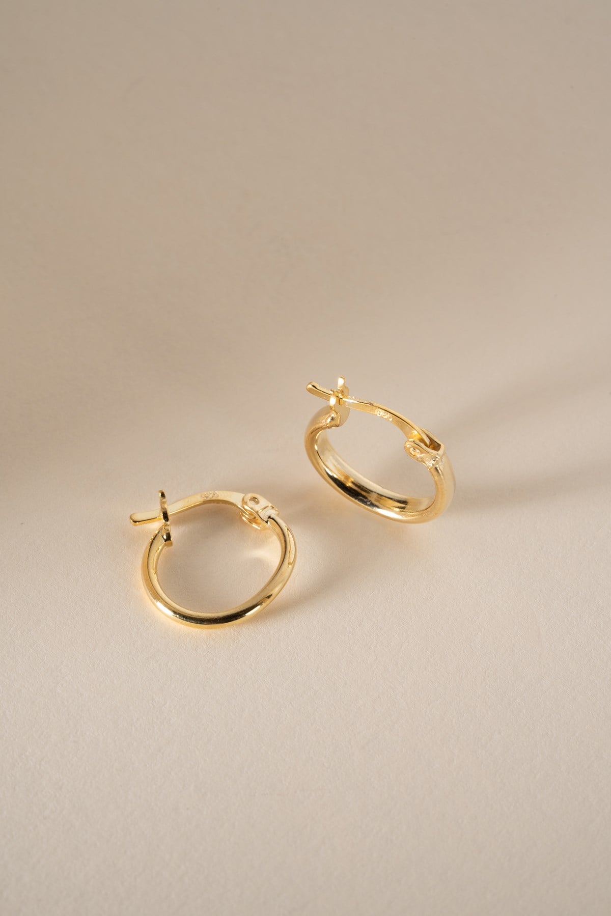 925 Ayar Gümüş Gold Kaplama Oval 15 mm Şarnel Halka Küpe
