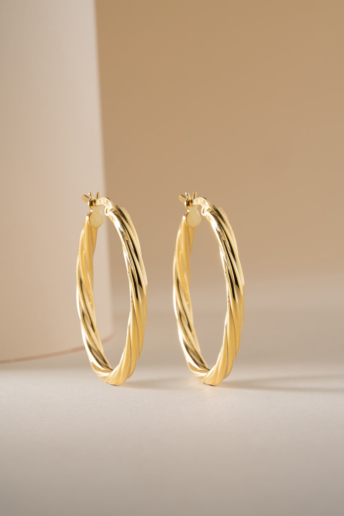 925 Ayar Gümüş Gold Kaplama Oval Tasarım Şarnel Halka Küpe