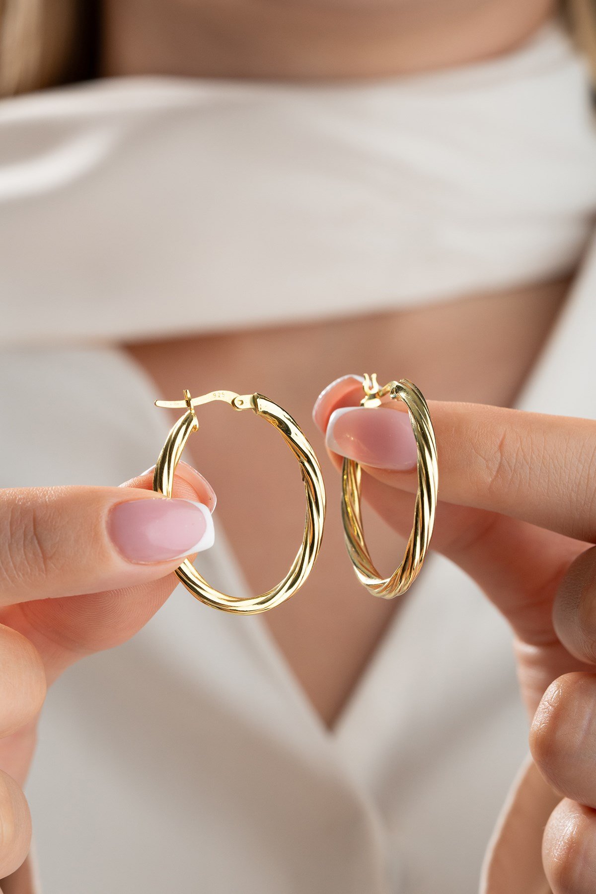 925 Ayar Gümüş Gold Kaplama Oval Tasarım Şarnel Halka Küpe