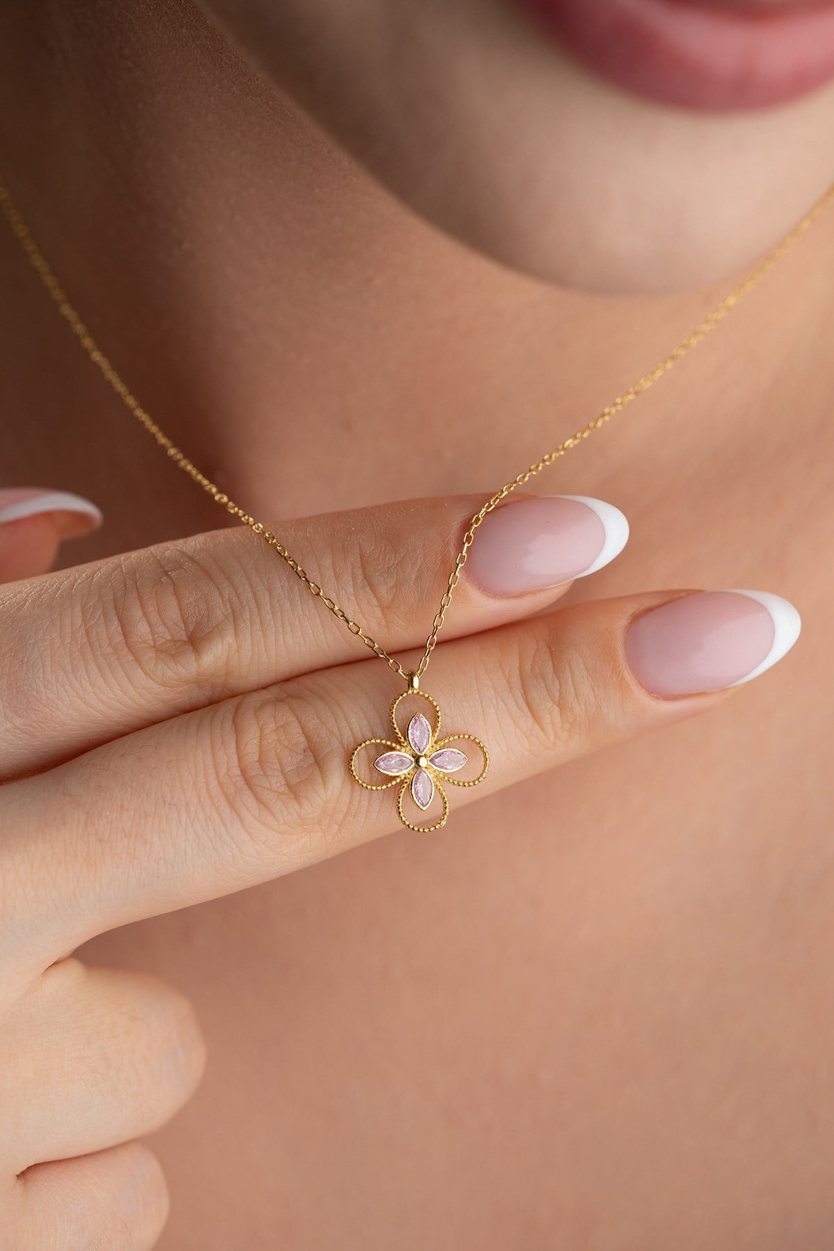 925 Ayar Gümüş Gold Kaplama Pembe Taşlı 4 Yapraklı Yonca Kolye