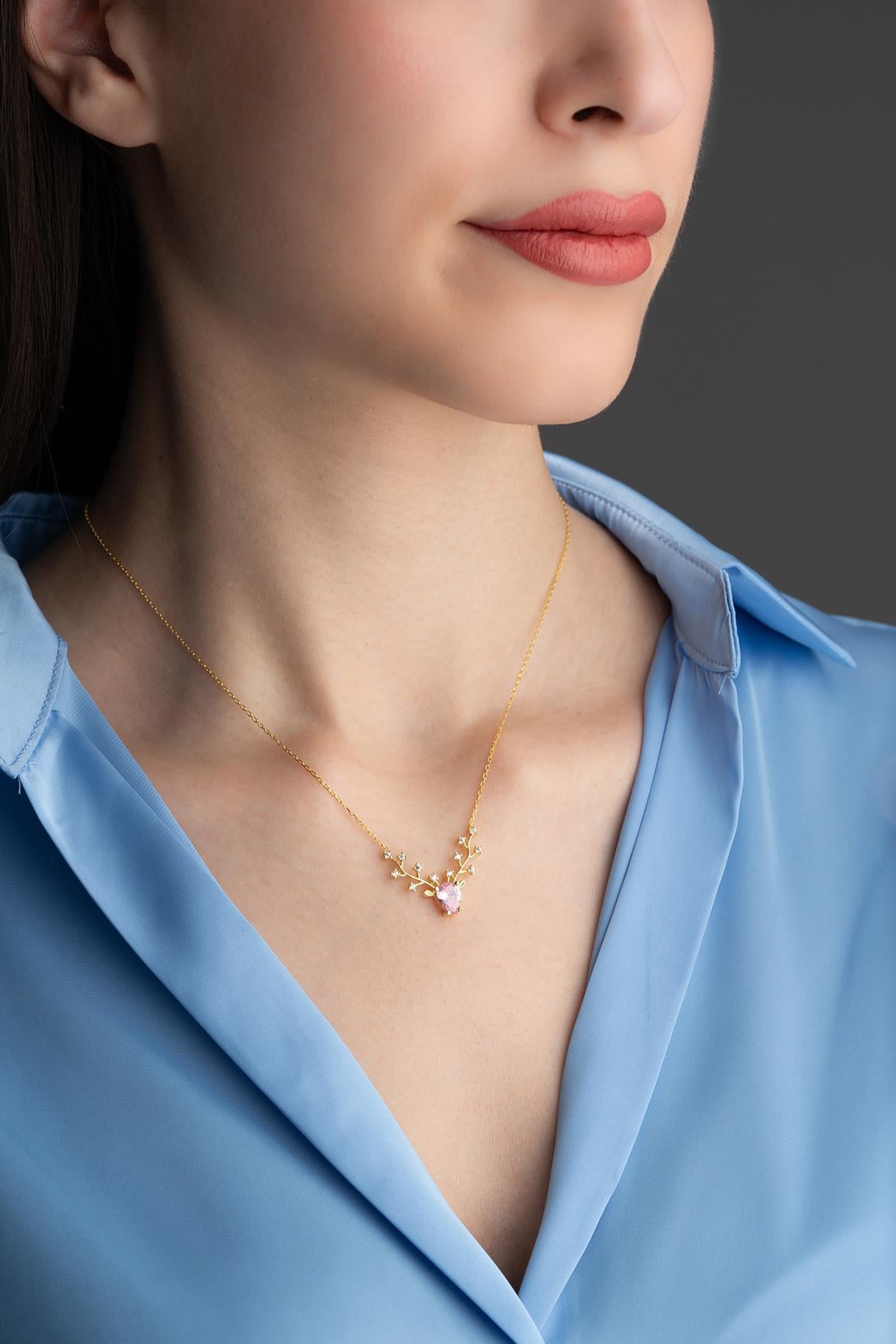 925 Ayar Gümüş Gold Kaplama Pembe Taşlı Ren Geyiği Model Kolye