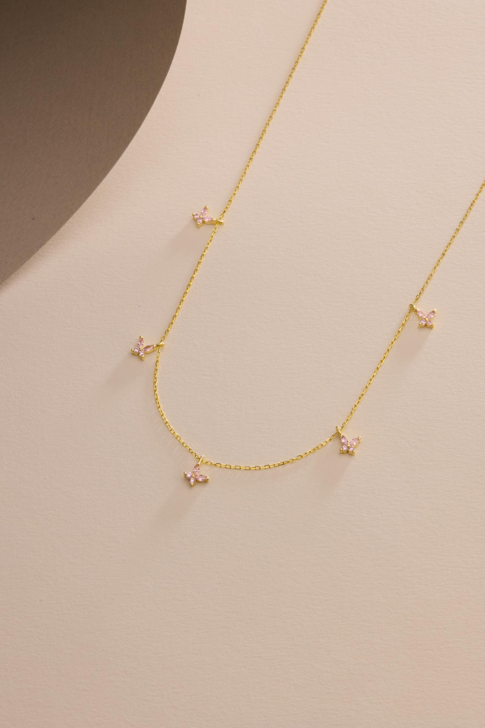 925 Ayar Gümüş Gold Kaplama Pembe Taşlı Şans Kelebek Kolye