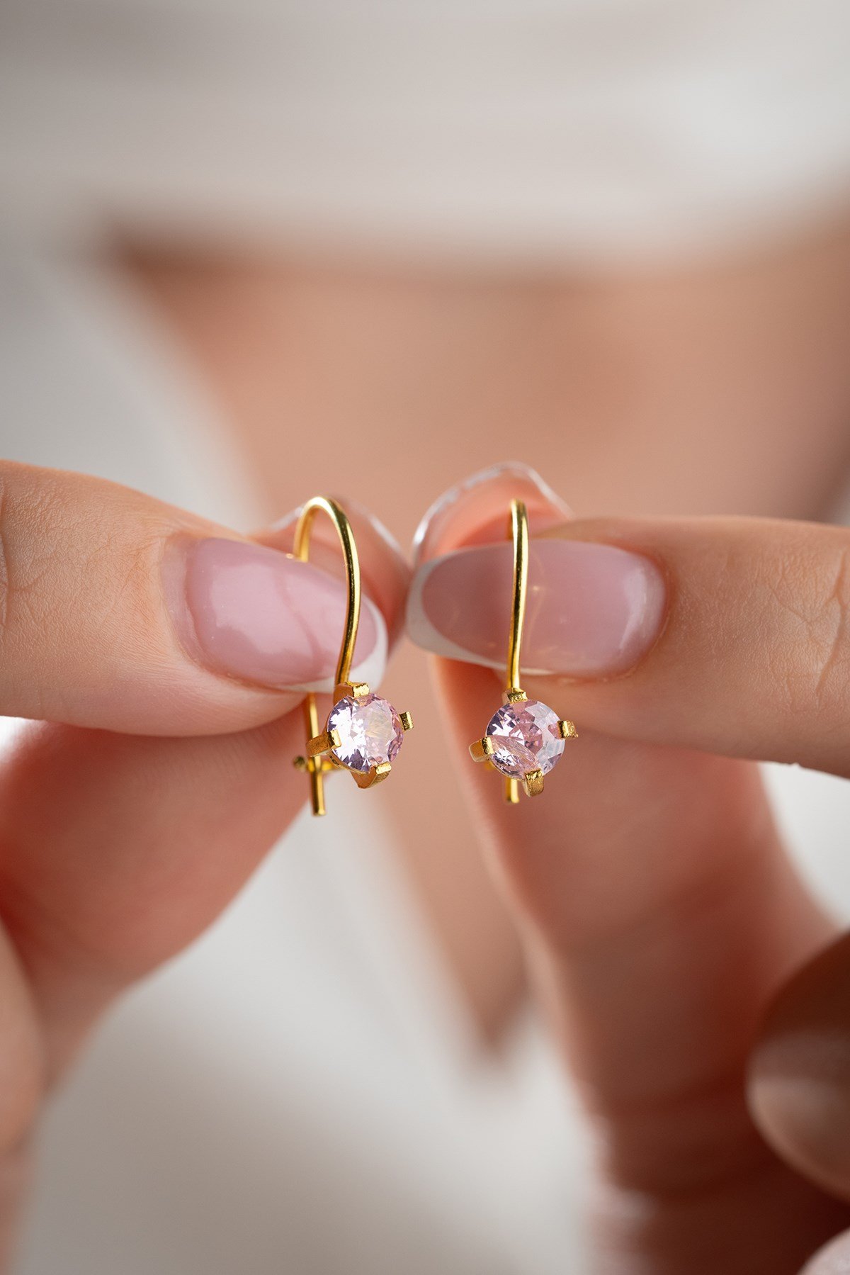 925 Ayar Gümüş Gold Kaplama Pembe Zirkon Tektaş  Mengeçli Küpe