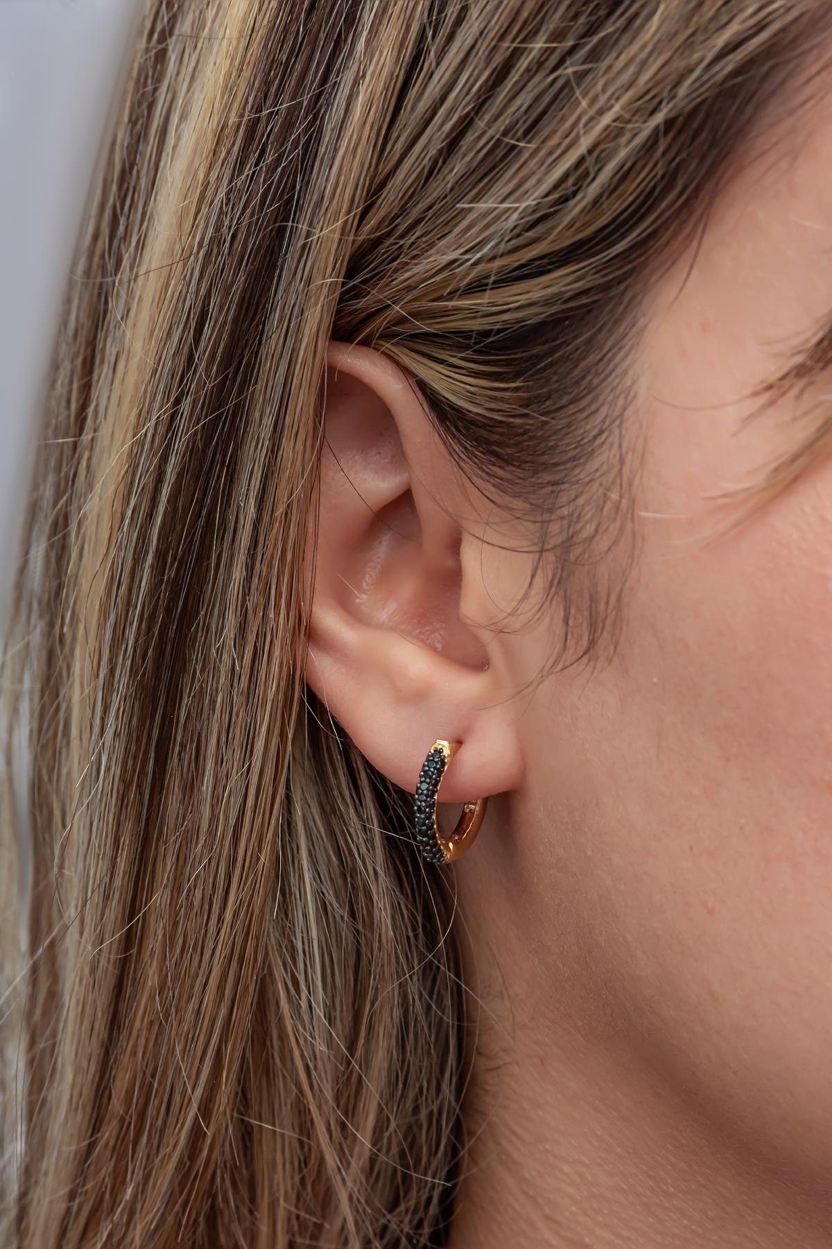 925 Ayar Gümüş Gold Kaplama Siyah Taşlı 15 mm Halka Küpe