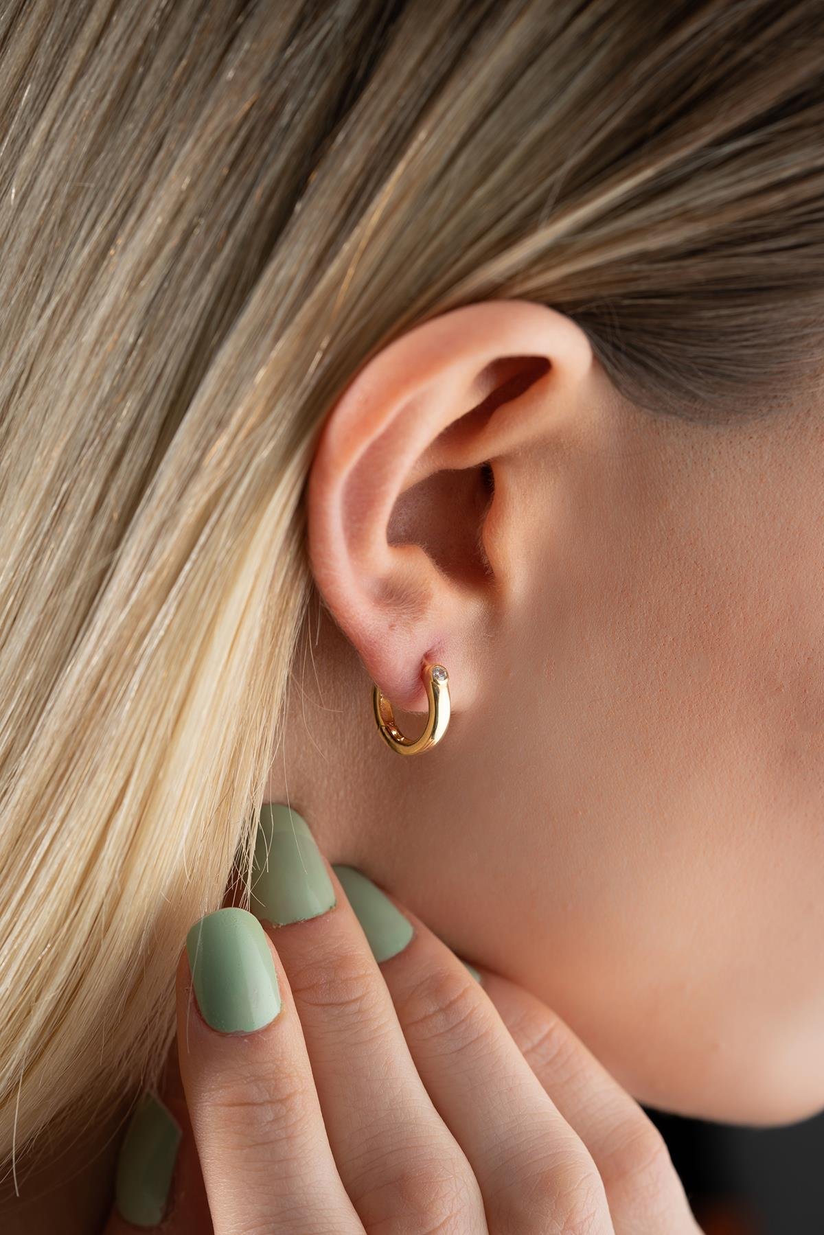 925 Ayar Gümüş Gold Kaplama Tektaş Detay 15 mm Halka Küpe