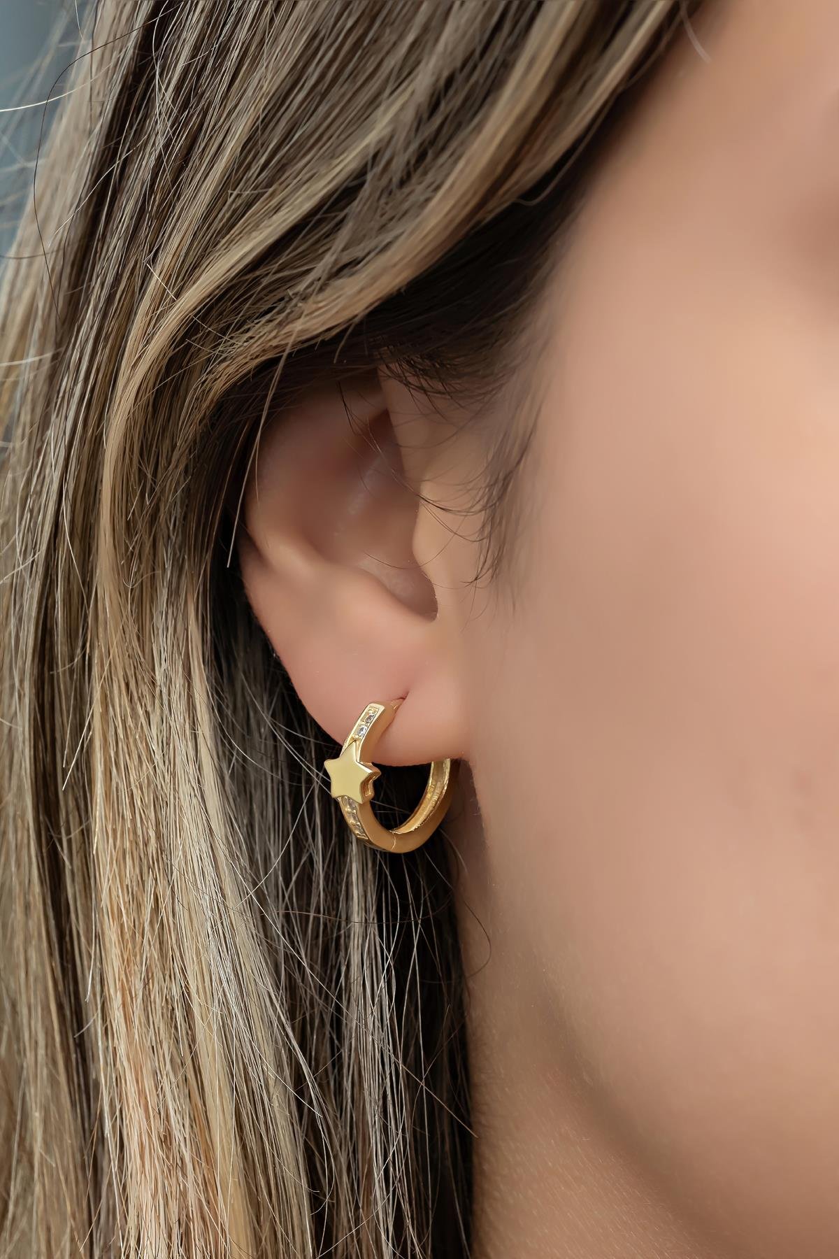 925 Ayar Gümüş Gold Kaplama Yıldız Detay 12 mm Halka Küpe