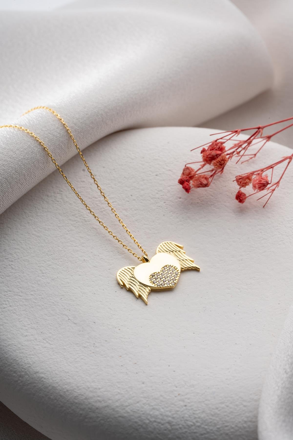 925 Ayar Gümüş Gold Kaplama Zirkon Taşlı Uçuşan Kalp Kolye