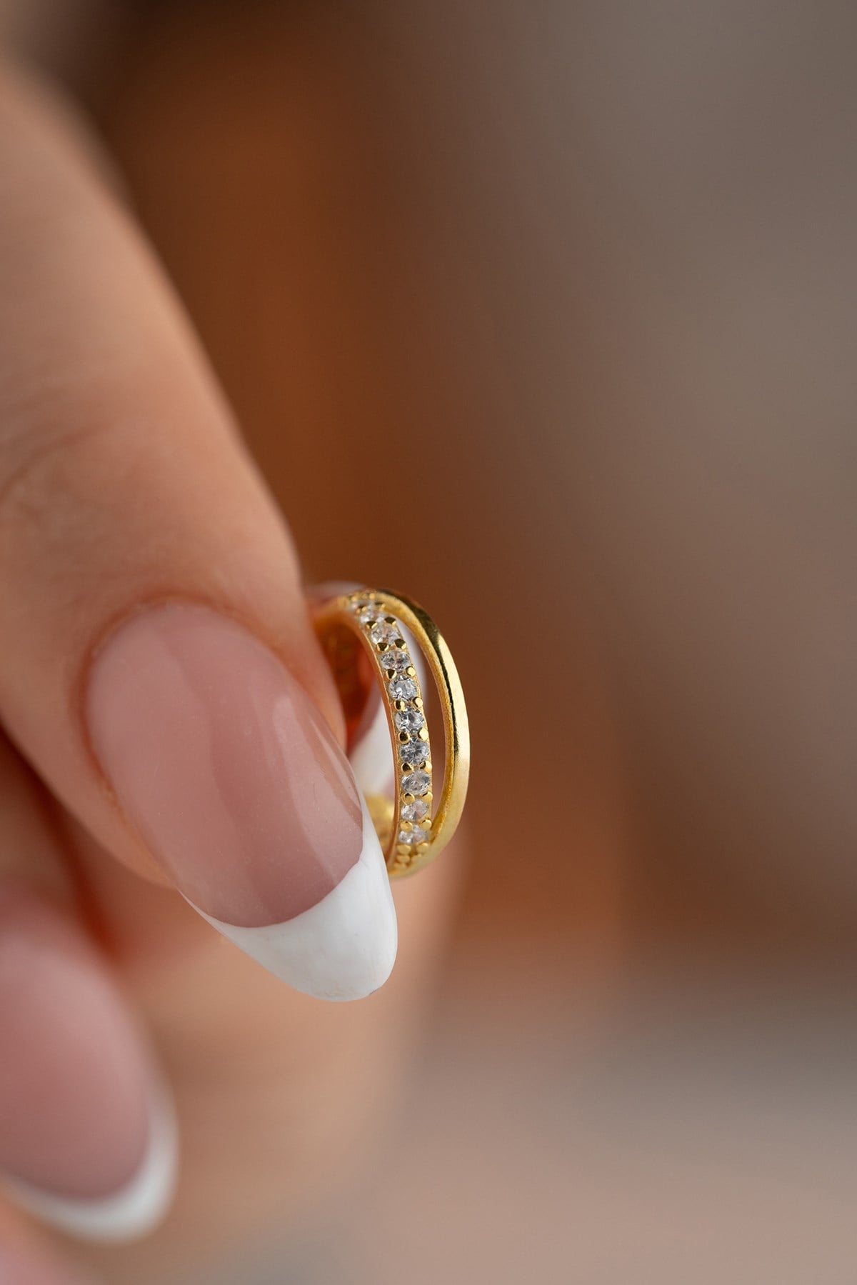 925 Ayar Gümüş Gold Kaplama Zirkon Taşlı Çapraz Model Kıkırdak Küpe