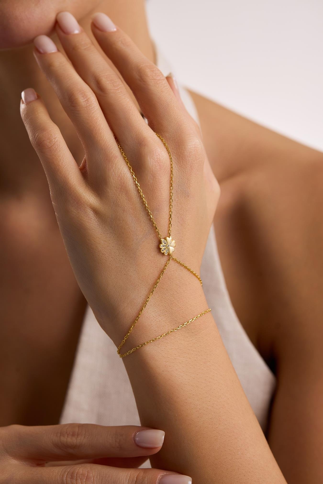 925 Ayar Gümüş Gold Kaplama Zirkon Taşlı Yonca Şahmeran Bileklik 