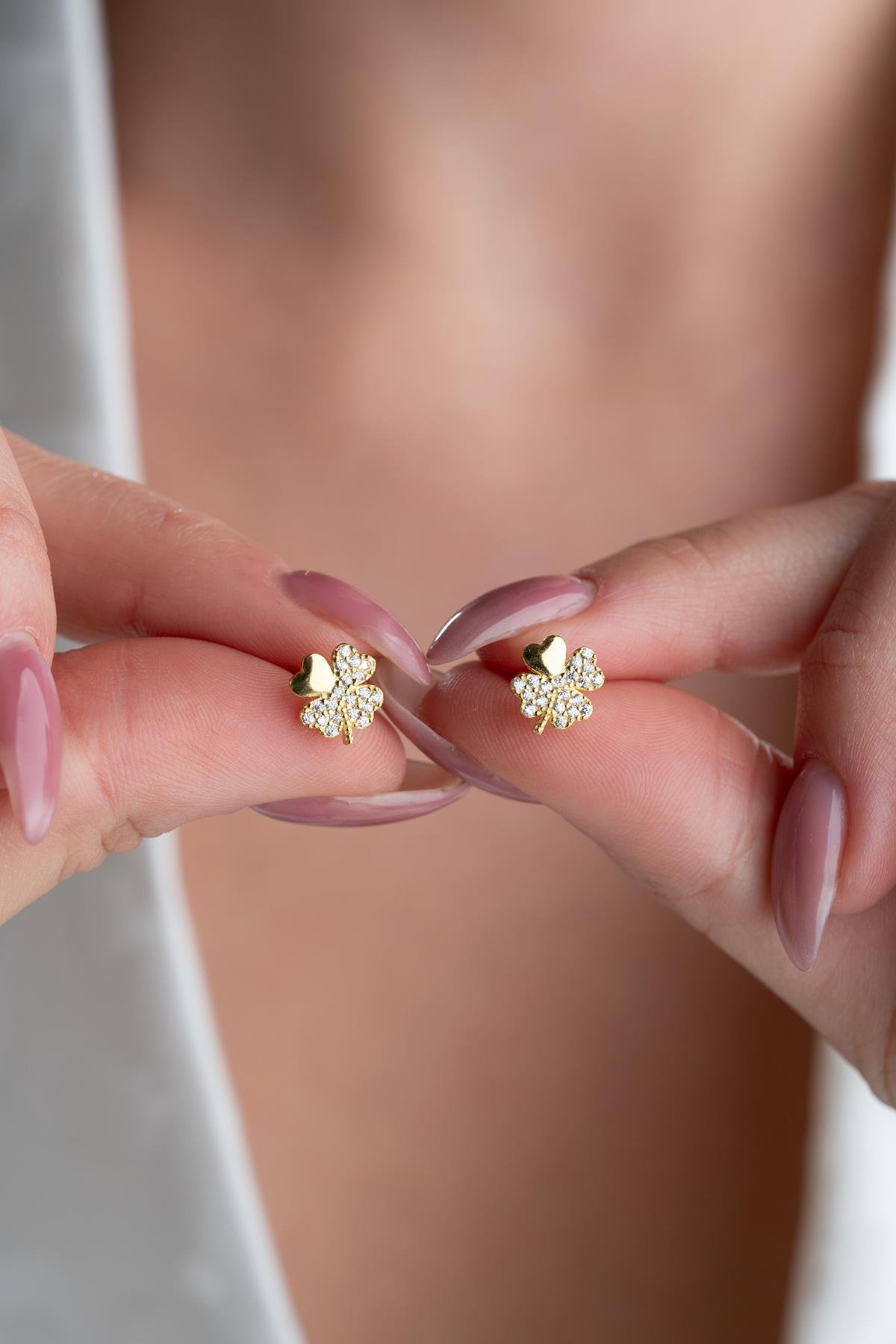 925 Ayar Gümüş Gold Kaplama Zirkon Taşlı 4 Yaprak Yonca Küpe