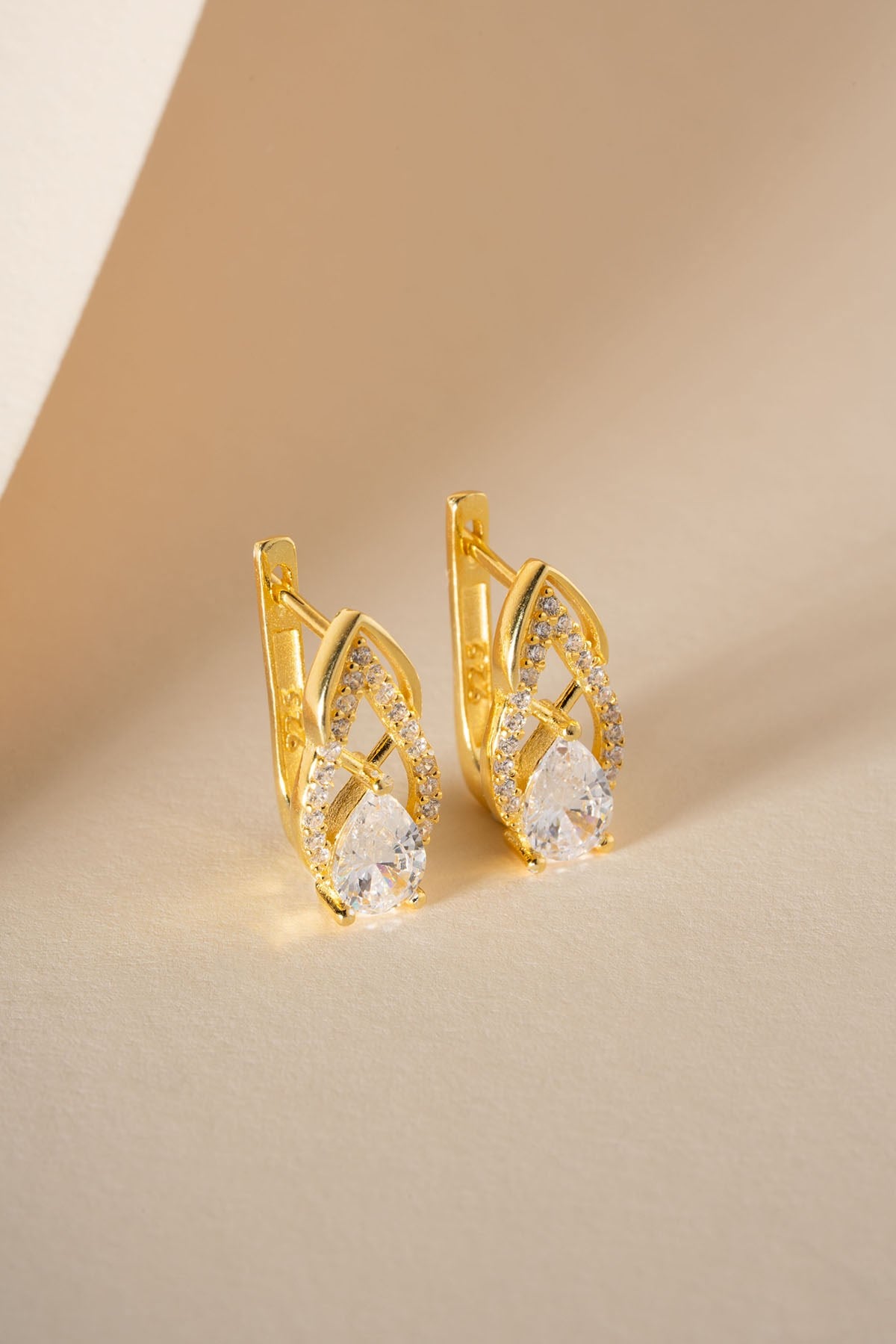 925 Ayar Gümüş Gold Kaplama Zirkon Taşlı Su Damlası Model  Küpe