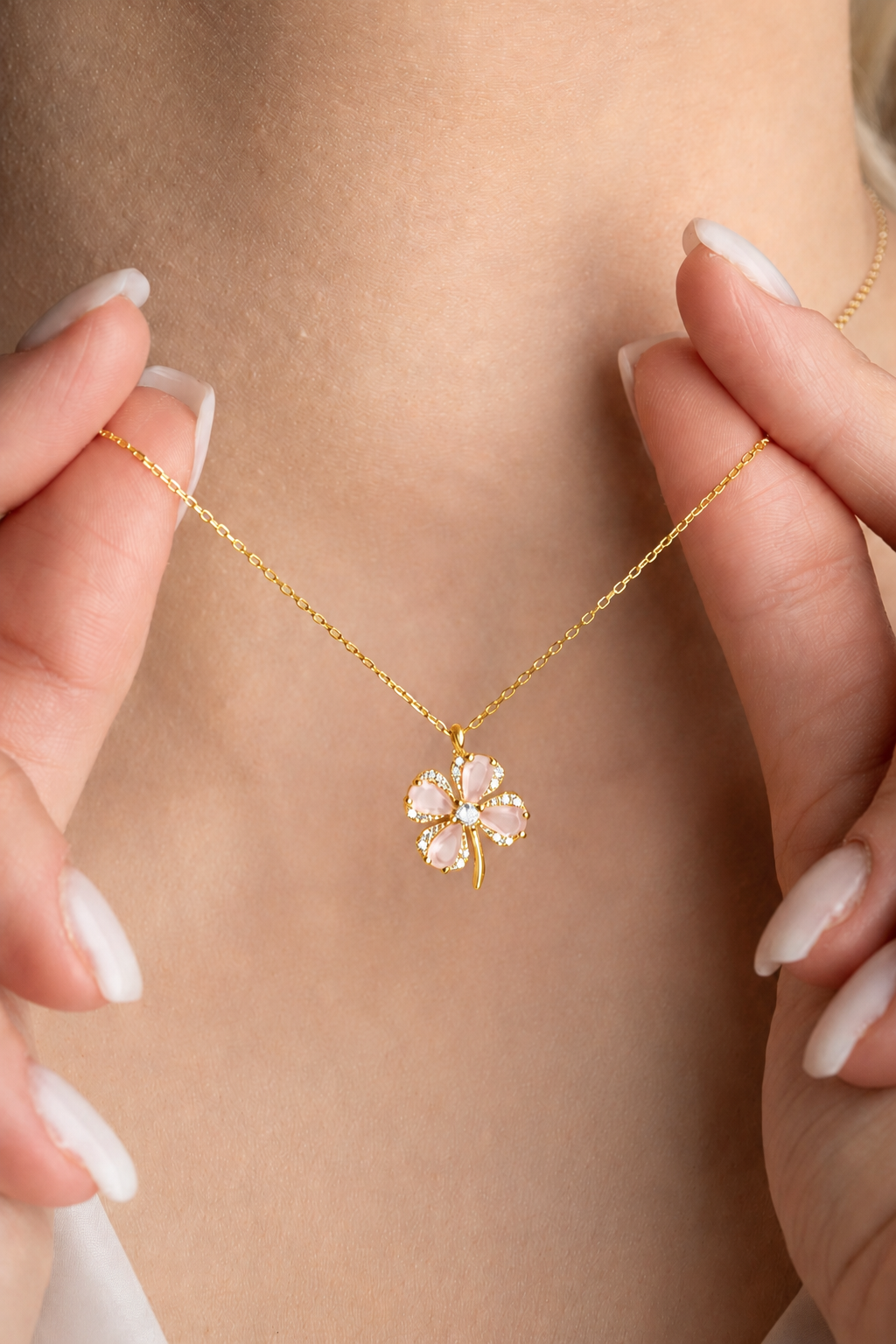 925 Ayar Gümüş Gold Pembe Zirkon Taşlı Dört Yapraklı Şans Yonca Kolye