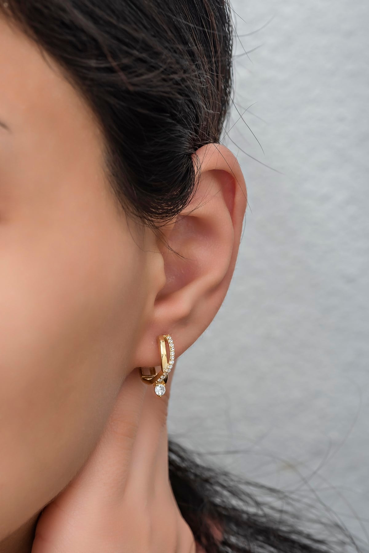 925 Ayar Gümüş Gold Tektaş Örgü Model Küpe