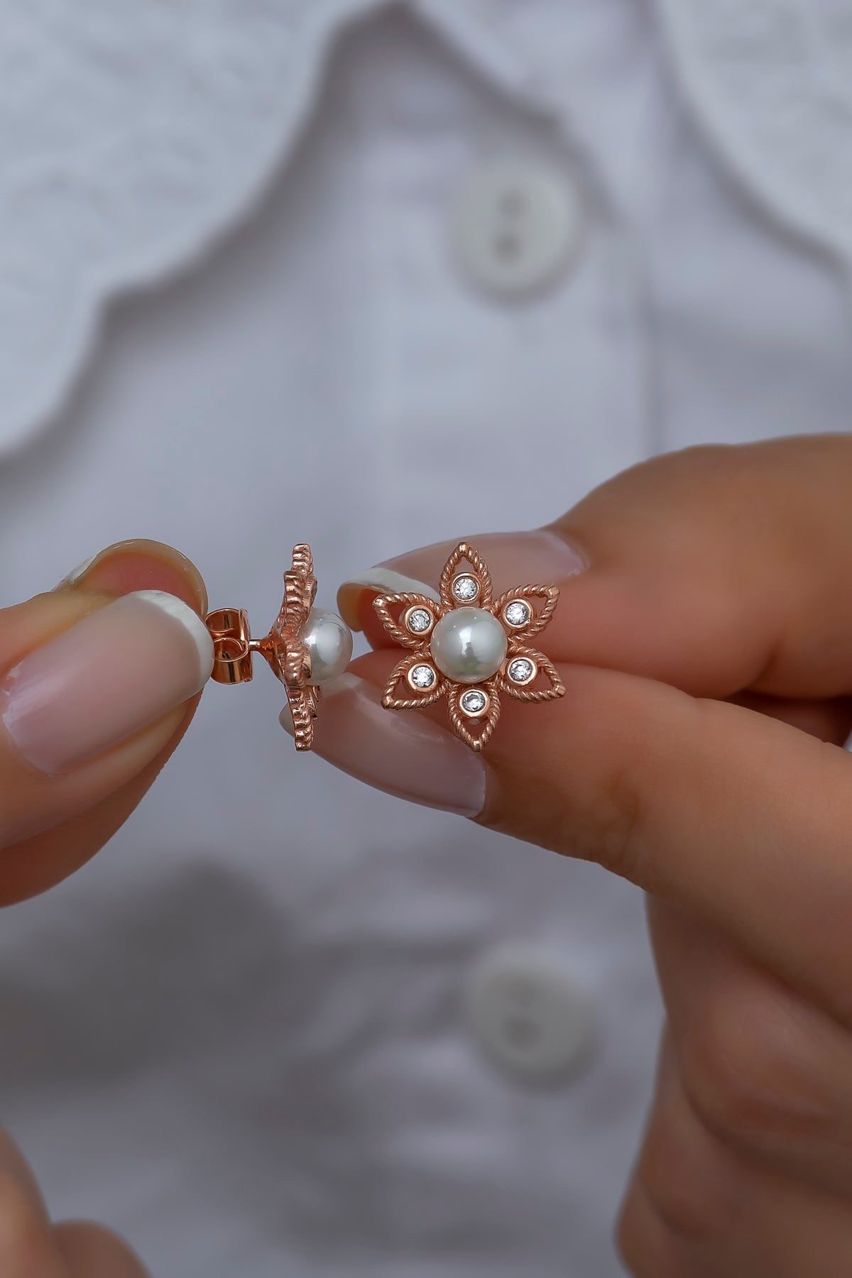 925 Ayar Gümüş İncili Çiçek Model Küpe