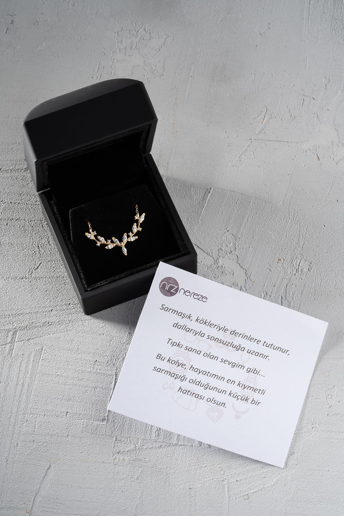 925 Ayar Gümüş Işıklı Kutuda Gold Kaplama Mekik Taşlı Zarif Sarmaşık Kolye