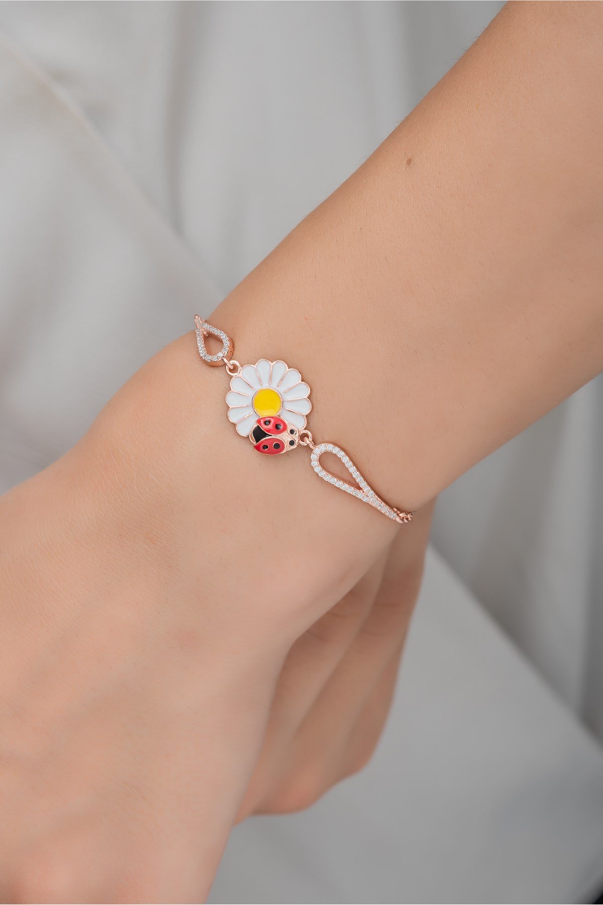 925 Ayar Gümüş Kelepçe Model Uğur Böcekli Papatya Bileklik