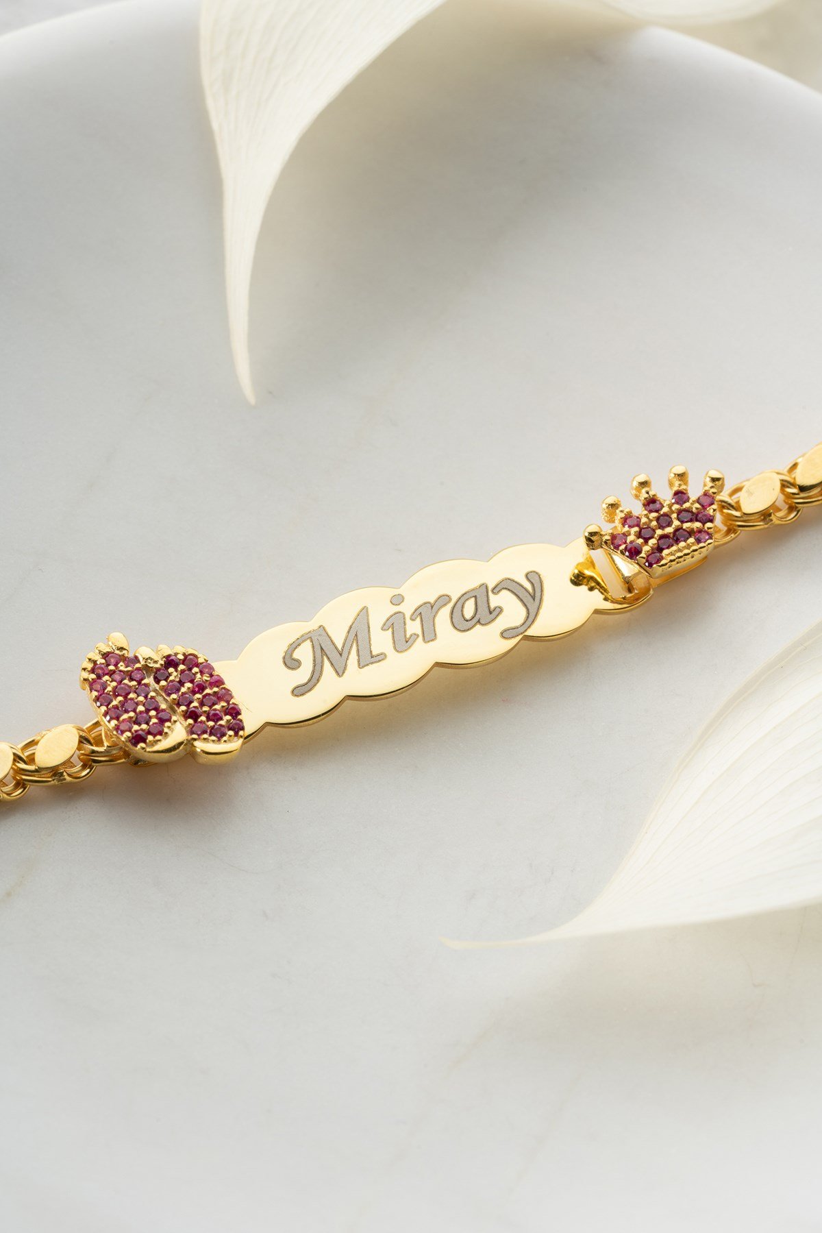 925 Ayar Gümüş Kişiye Özel Figaro Zincir Pembe Ayaklı İsimli Çocuk Bileklik