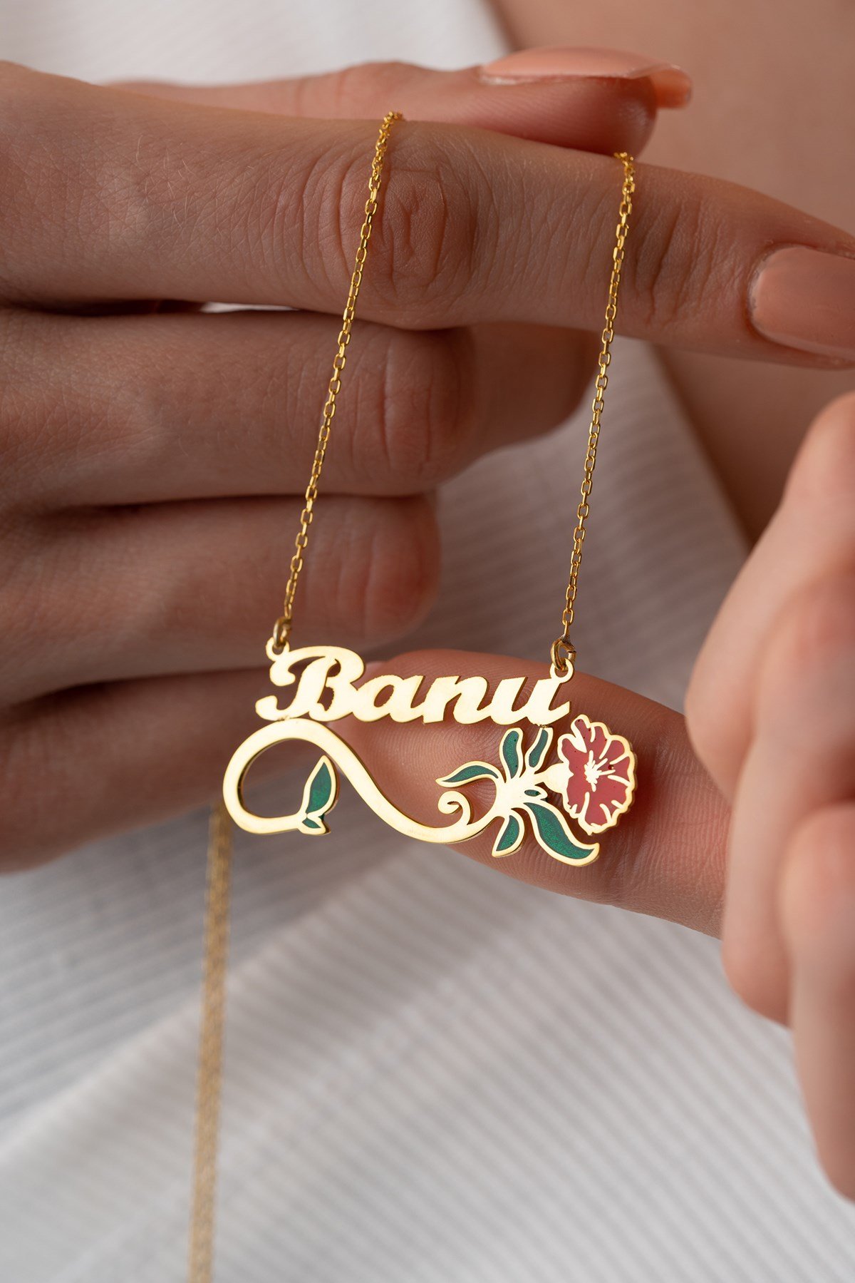 925 Ayar Gümüş Kişiye Özel İsimli Gül Detaylı Kolye