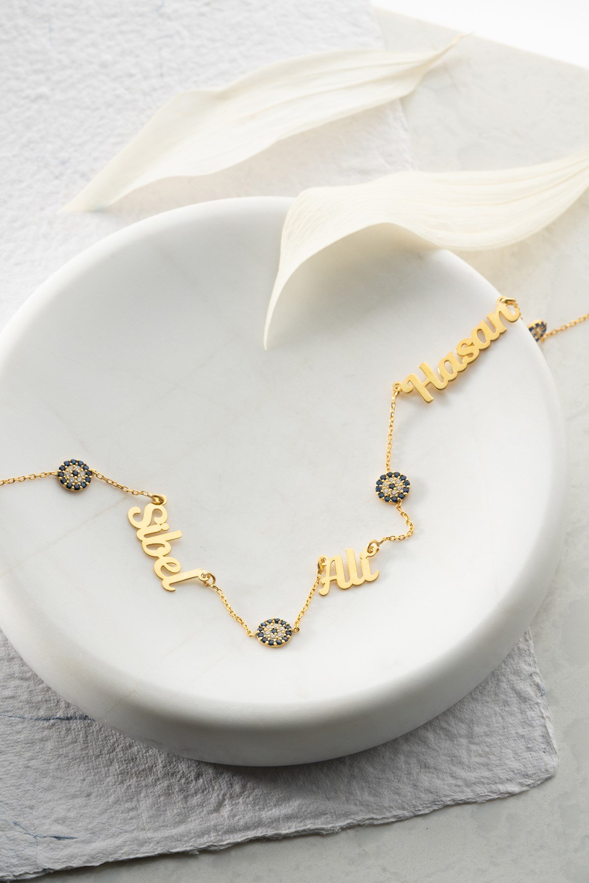 925 Ayar Gümüş Kişiye Özel Nazarlı 3 İsimli Aile Kolye