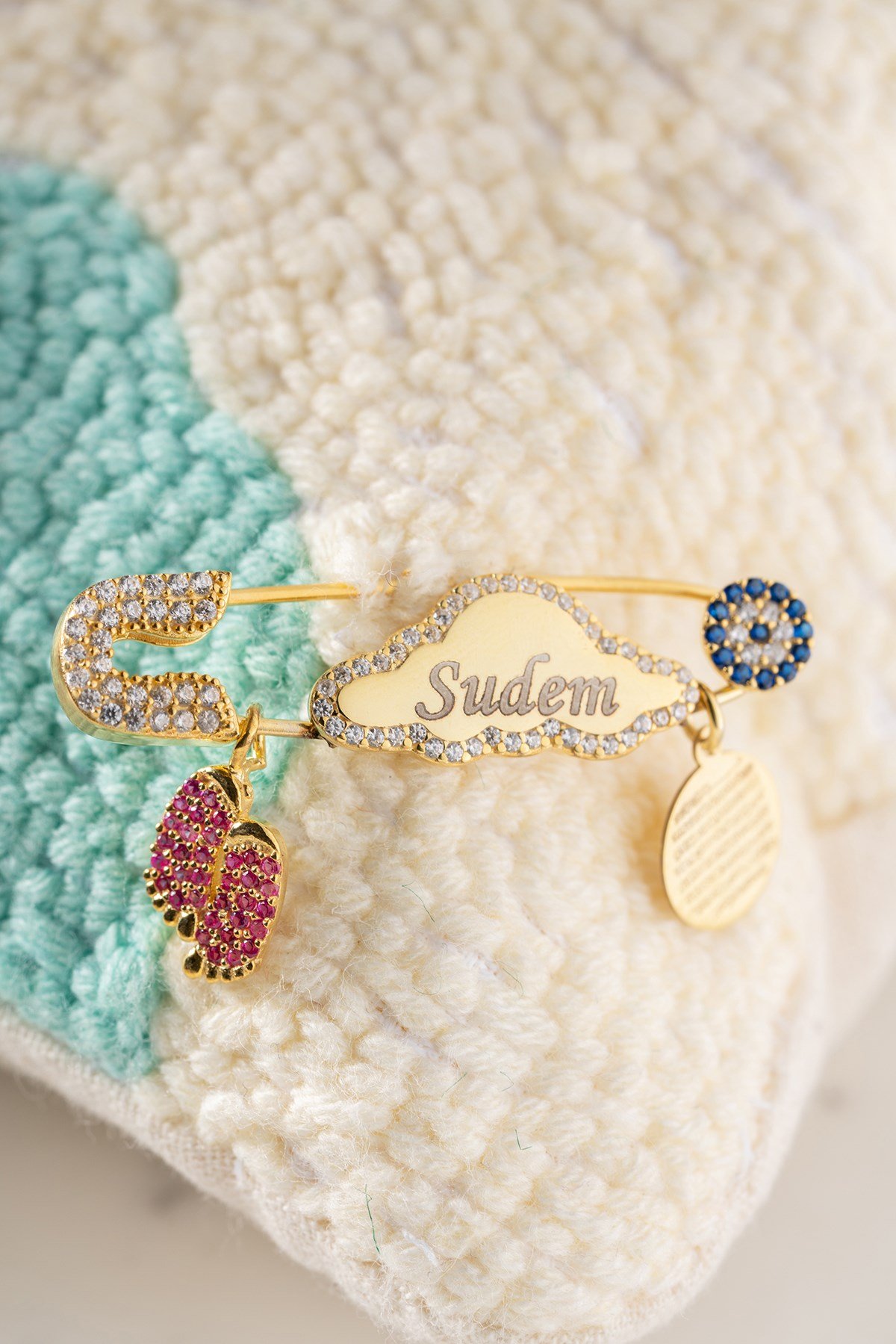 925 Ayar Gümüş Kişiye Özel Pembe Ayak Ayetel Kürsi İsimli Bebek İğnesi