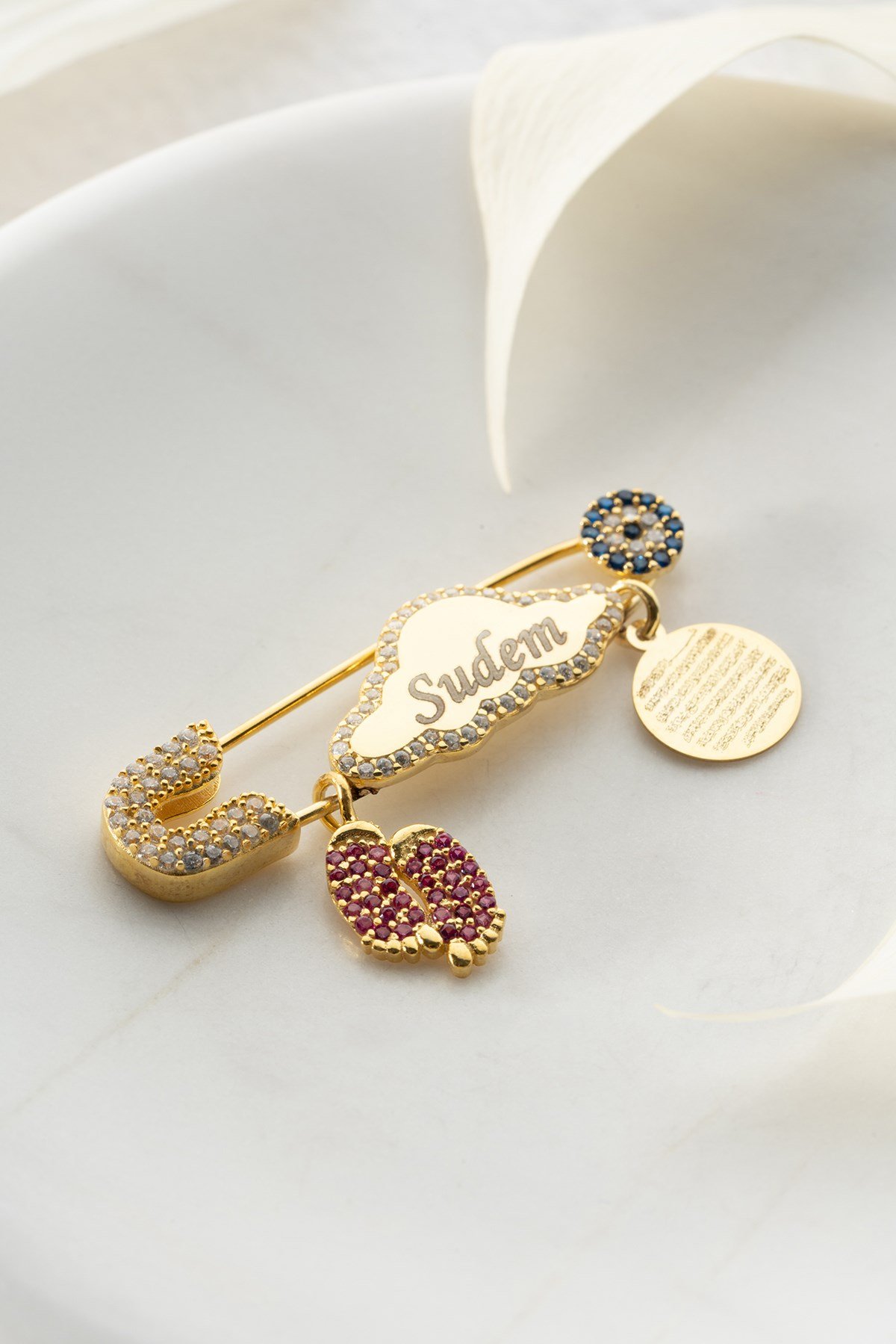 925 Ayar Gümüş Kişiye Özel Pembe Ayak Ayetel Kürsi İsimli Bebek İğnesi