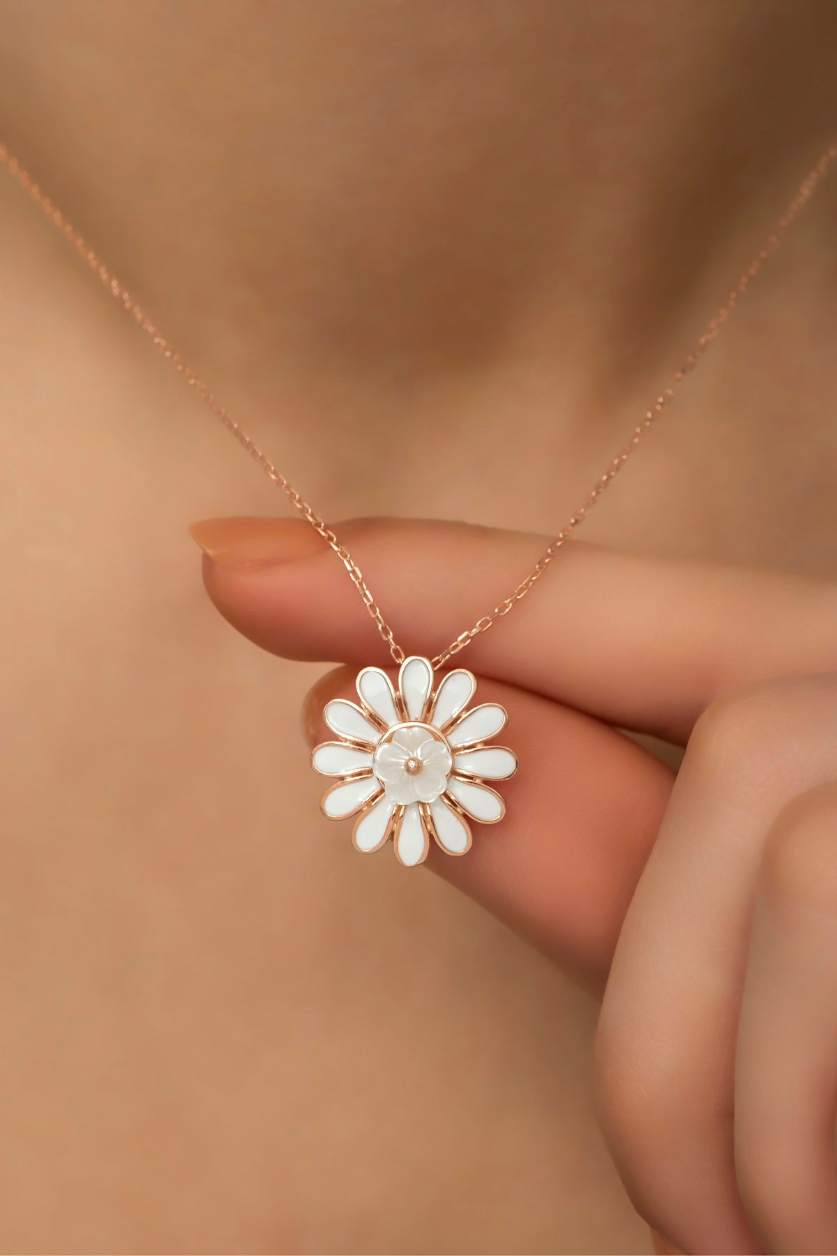 925 Ayar Gümüş Manolya Çiçeği Mineli Papatya Kolye