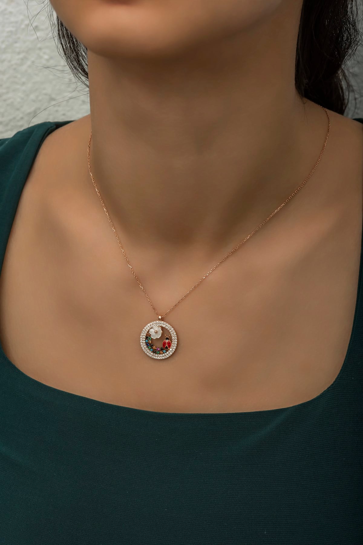 925 Ayar Gümüş Manolya Çiçeği Uğur Böceği Kolye