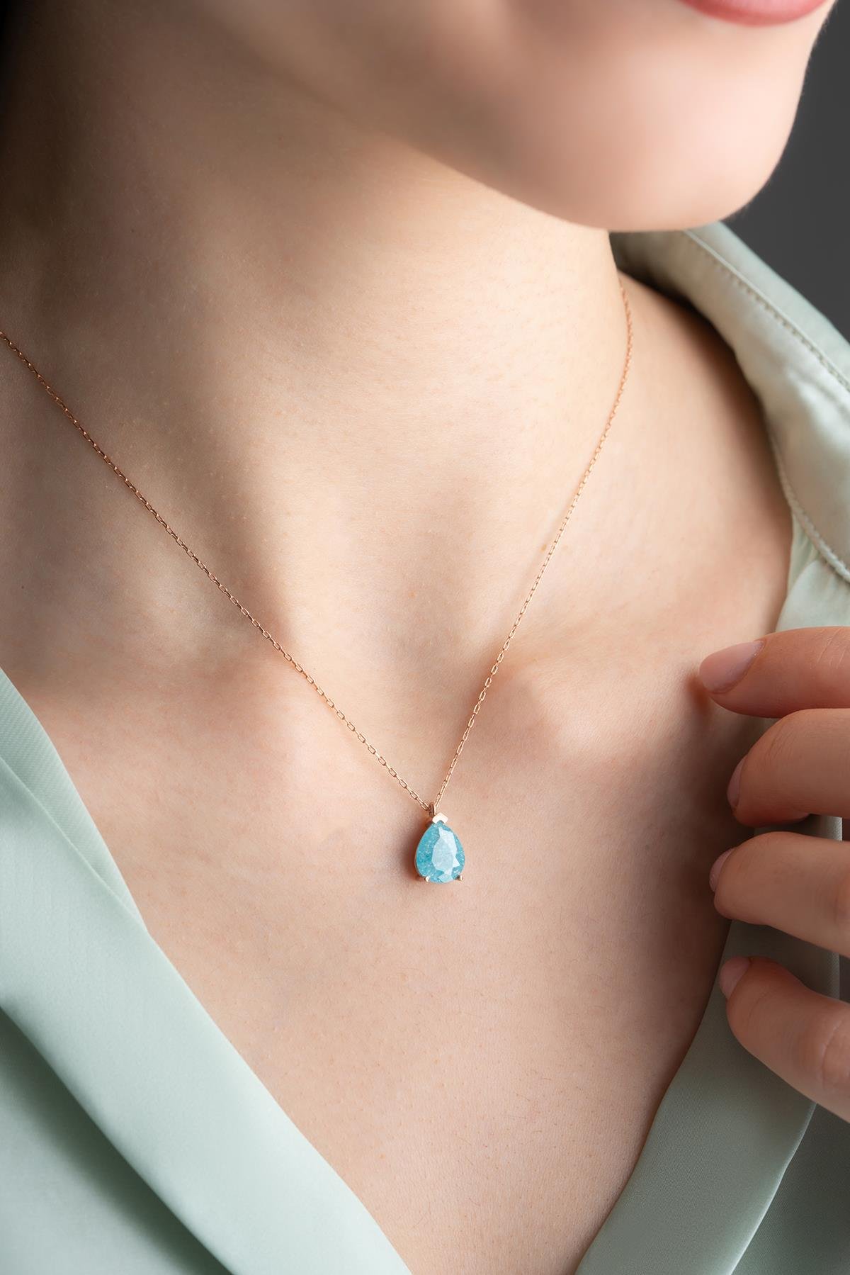 925 Ayar Gümüş Mavi Taşlı Damla Model Kolye