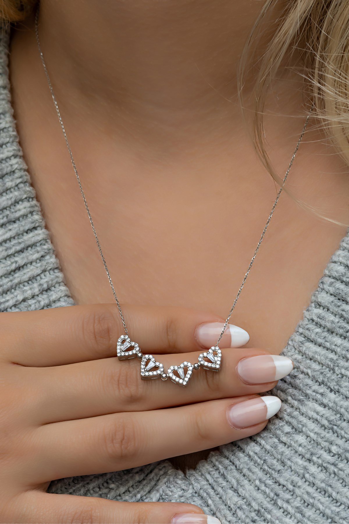 925 Ayar Gümüş Mıknatıslı Açılır Kapanır Yonca Kolye