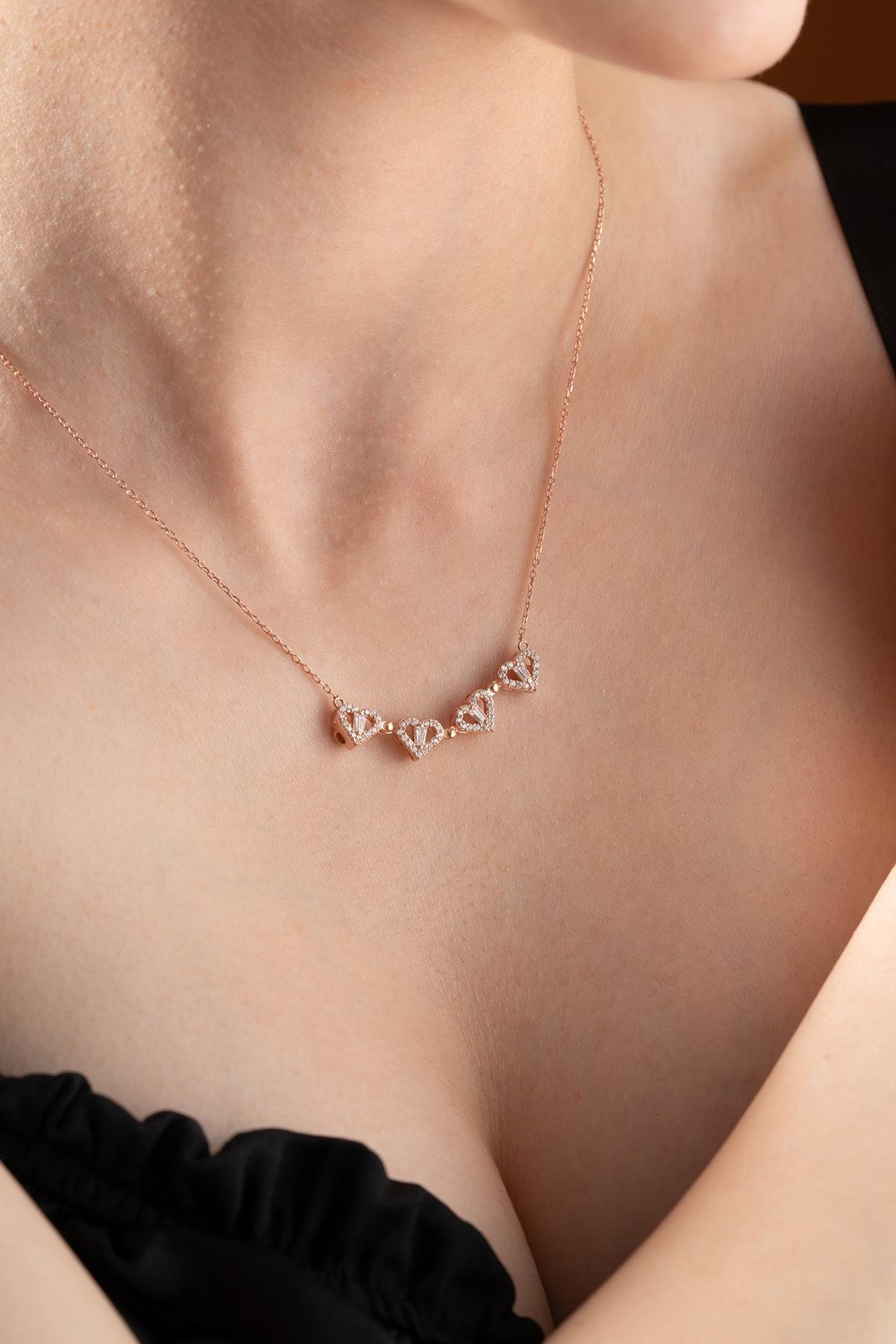 925 Ayar Gümüş Mıknatıslı Açılır Kapanır Rose Yonca Kolye